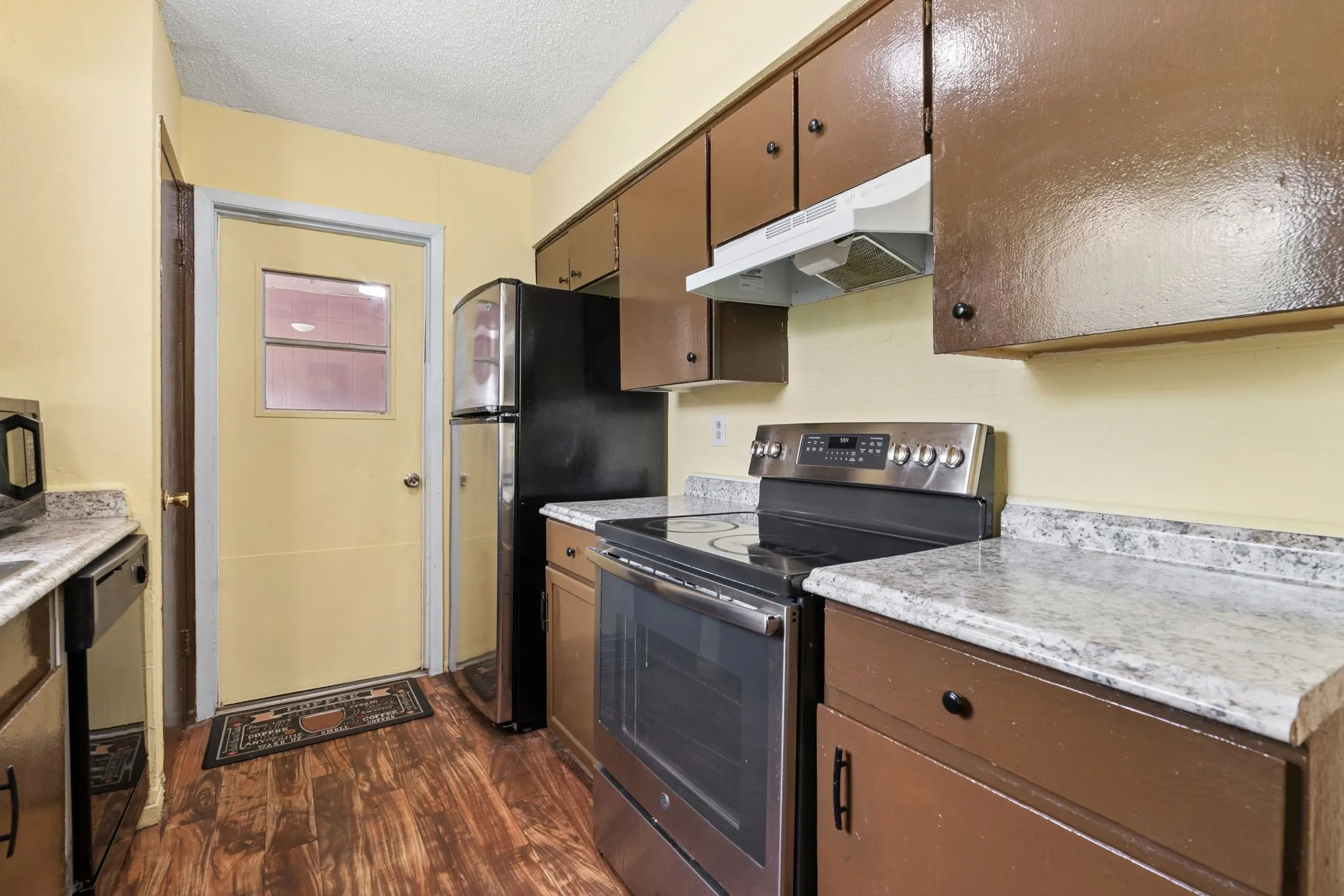Single Family Residence For Sale in Dallas County , 818 Quebec Drive, Garland, Texas 75040, 3 Bedroom, 2 Bathroom, Garage spaces, 1,231 Sqft, built in 1970, mls#21279388, Real Estate Agent in Garland, Homes For Sale in Dallas county, Homes For Sale in Garland, Realtor in Garland Texas, Real Estate Brokerage Independent Realty Texas, Luminita Cordes Realtor