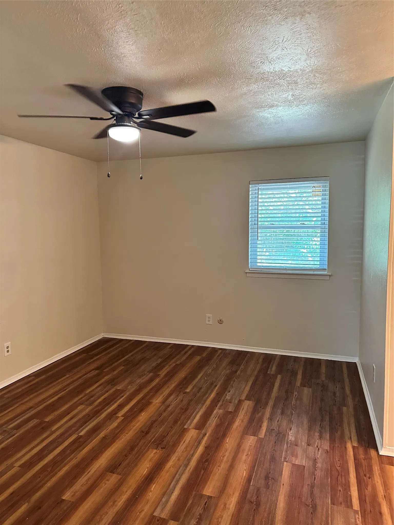 Single Family Residence For Sale in Tarrant County , 2108 Lejuan Court, Arlington, Texas 76010, 3 Bedroom, 2 Bathroom, 2 Garage spaces, 1,408 Sqft, built in 1967, mls#21271938, Real Estate Agent in Arlington, Homes For Sale in Tarrant county, Homes For Sale in Arlington, Realtor in Arlington Texas, Real Estate Brokerage Independent Realty Texas, Luminita Cordes Realtor