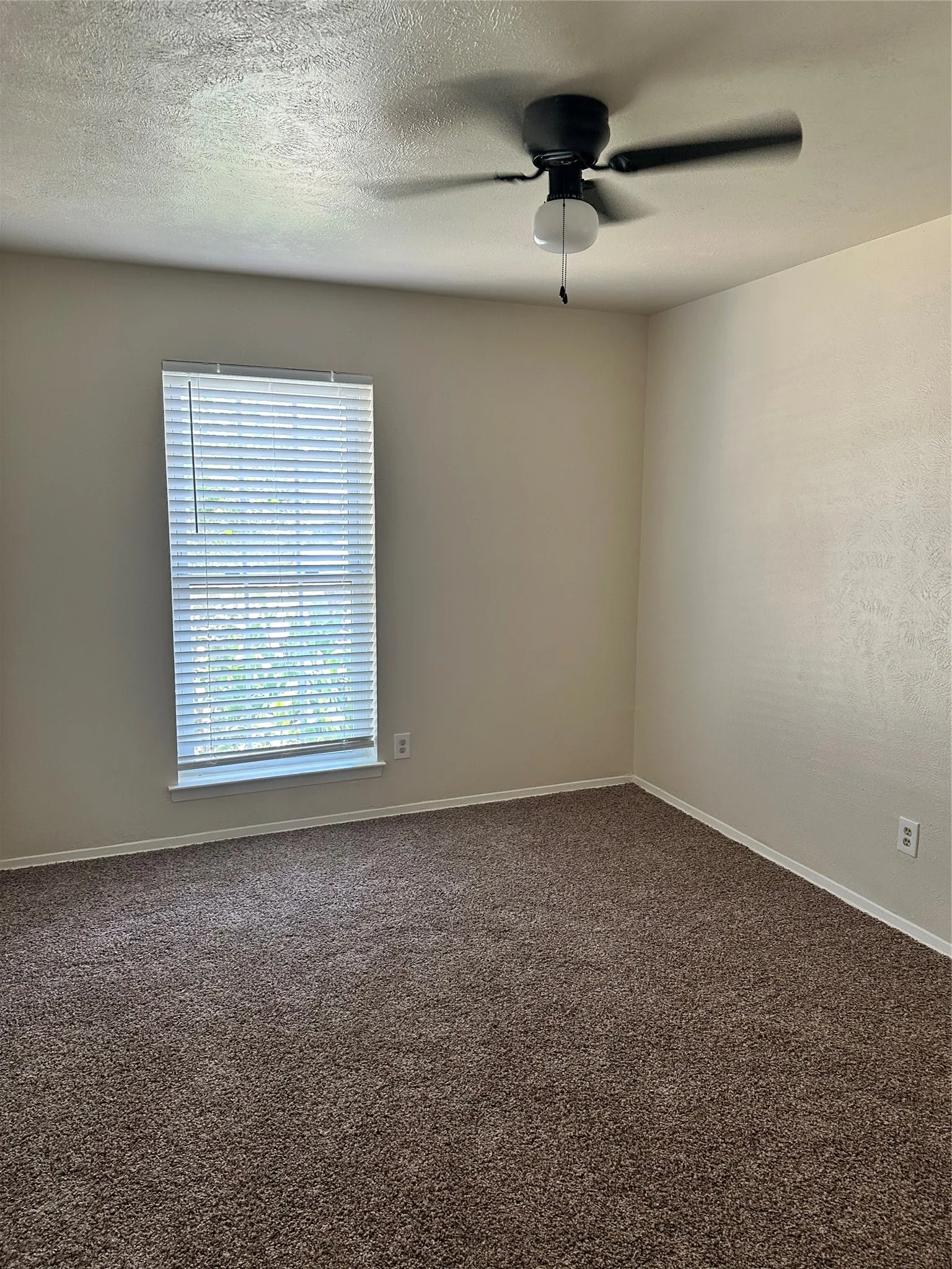 Single Family Residence For Sale in Tarrant County , 2108 Lejuan Court, Arlington, Texas 76010, 3 Bedroom, 2 Bathroom, 2 Garage spaces, 1,408 Sqft, built in 1967, mls#21271938, Real Estate Agent in Arlington, Homes For Sale in Tarrant county, Homes For Sale in Arlington, Realtor in Arlington Texas, Real Estate Brokerage Independent Realty Texas, Luminita Cordes Realtor