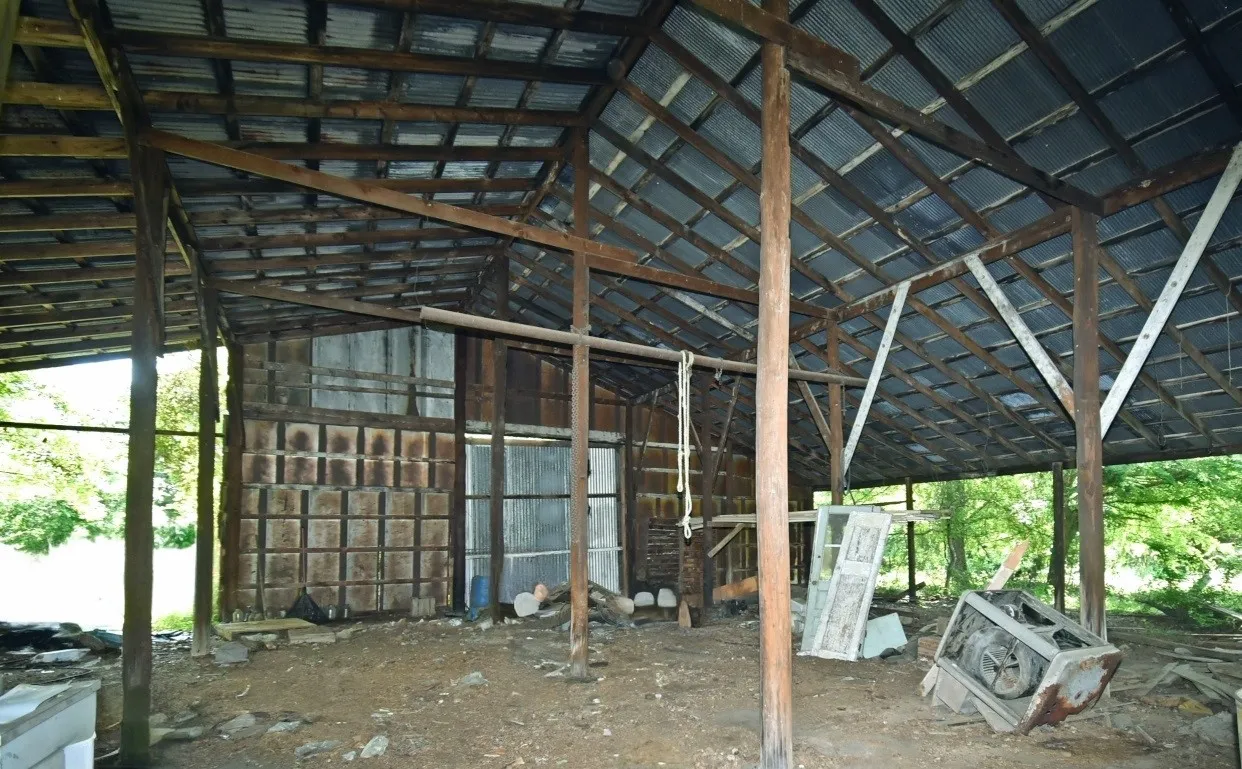 Farm For Sale in Wood County , 258 County Road 3199, Winnsboro, Texas 75494, 3 Bedroom, 2 Bathroom, Garage spaces, 1,705 Sqft, built in 1985, mls#21274048, Real Estate Agent in Winnsboro, Homes For Sale in Wood county, Homes For Sale in Winnsboro, Realtor in Winnsboro Texas, Real Estate Brokerage Independent Realty Texas, Luminita Cordes Realtor
