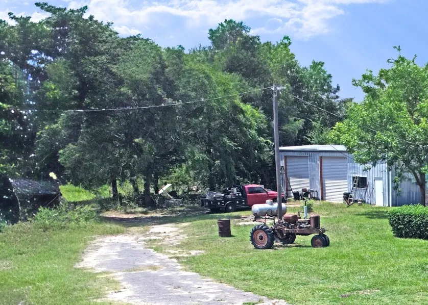 Farm For Sale in Wood County , 258 County Road 3199, Winnsboro, Texas 75494, 3 Bedroom, 2 Bathroom, Garage spaces, 1,705 Sqft, built in 1985, mls#21274048, Real Estate Agent in Winnsboro, Homes For Sale in Wood county, Homes For Sale in Winnsboro, Realtor in Winnsboro Texas, Real Estate Brokerage Independent Realty Texas, Luminita Cordes Realtor