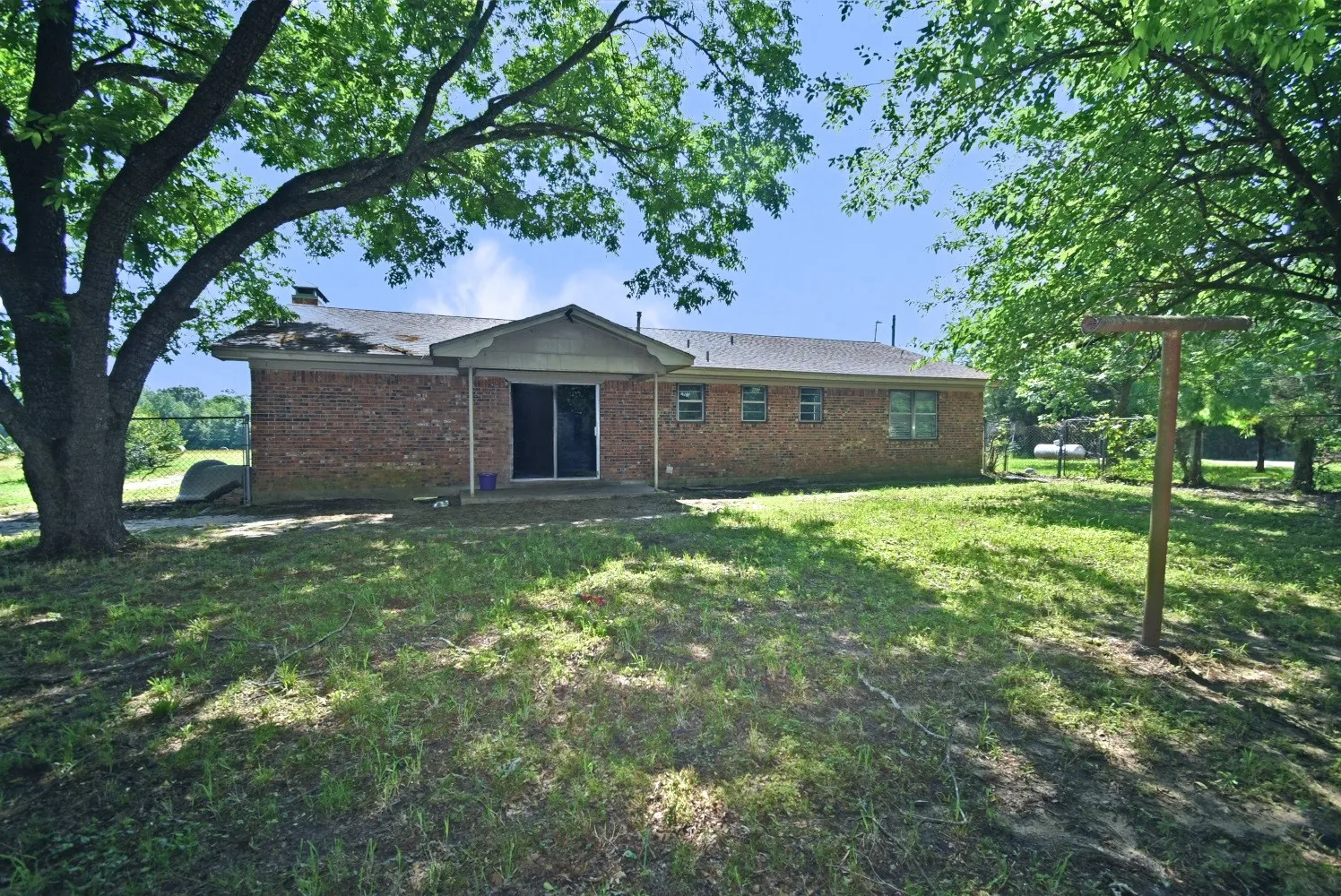 Farm For Sale in Wood County , 258 County Road 3199, Winnsboro, Texas 75494, 3 Bedroom, 2 Bathroom, Garage spaces, 1,705 Sqft, built in 1985, mls#21274048, Real Estate Agent in Winnsboro, Homes For Sale in Wood county, Homes For Sale in Winnsboro, Realtor in Winnsboro Texas, Real Estate Brokerage Independent Realty Texas, Luminita Cordes Realtor