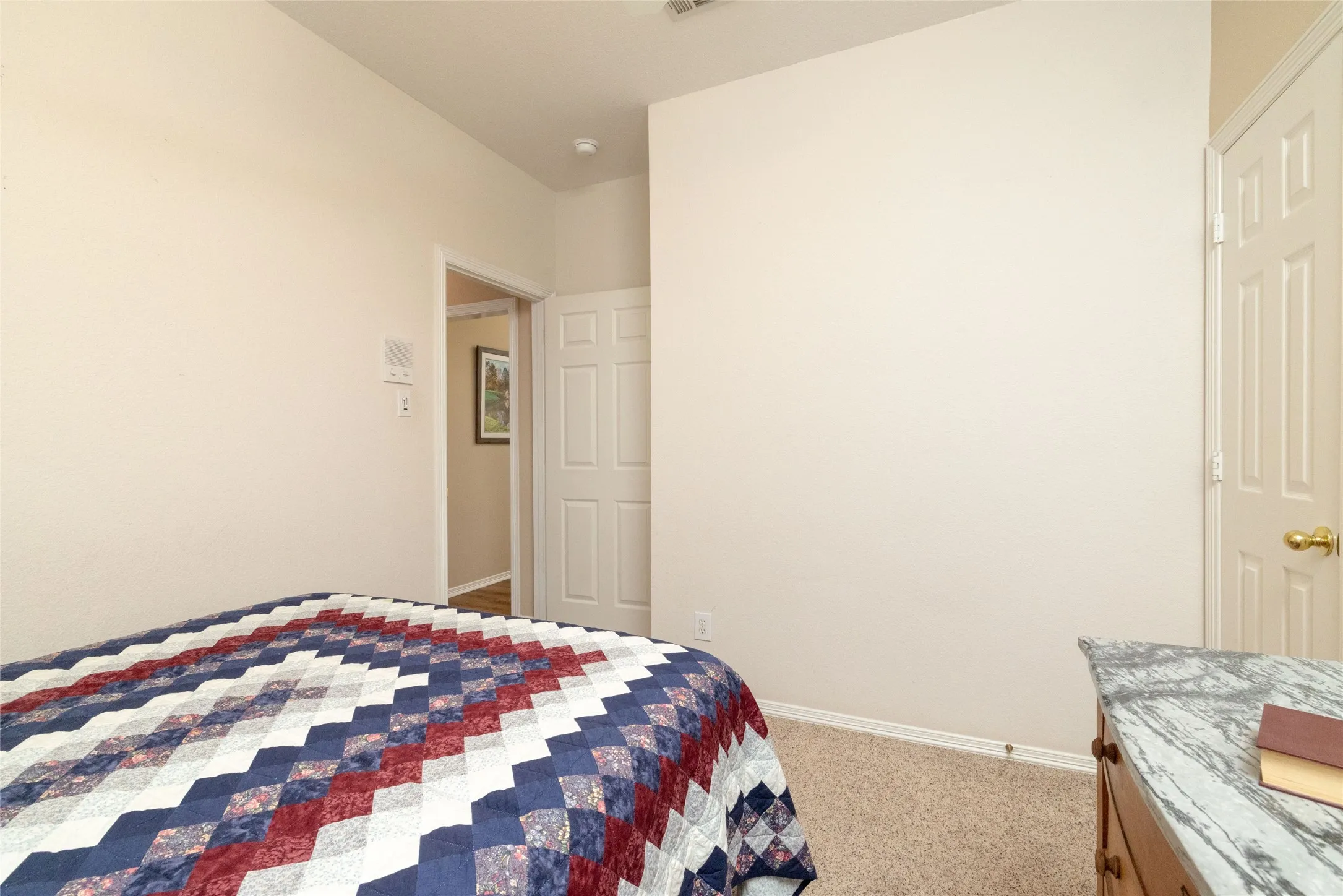 Single Family Residence For Sale in Tarrant County , 305 Chantilly Court, Hurst, Texas 76054, 3 Bedroom, 2 Bathroom, 2 Garage spaces, 1,976 Sqft, built in 1997, mls#21279636, Real Estate Agent in Hurst, Homes For Sale in Tarrant county, Homes For Sale in Hurst, Realtor in Hurst Texas, Real Estate Brokerage Independent Realty Texas, Luminita Cordes Realtor