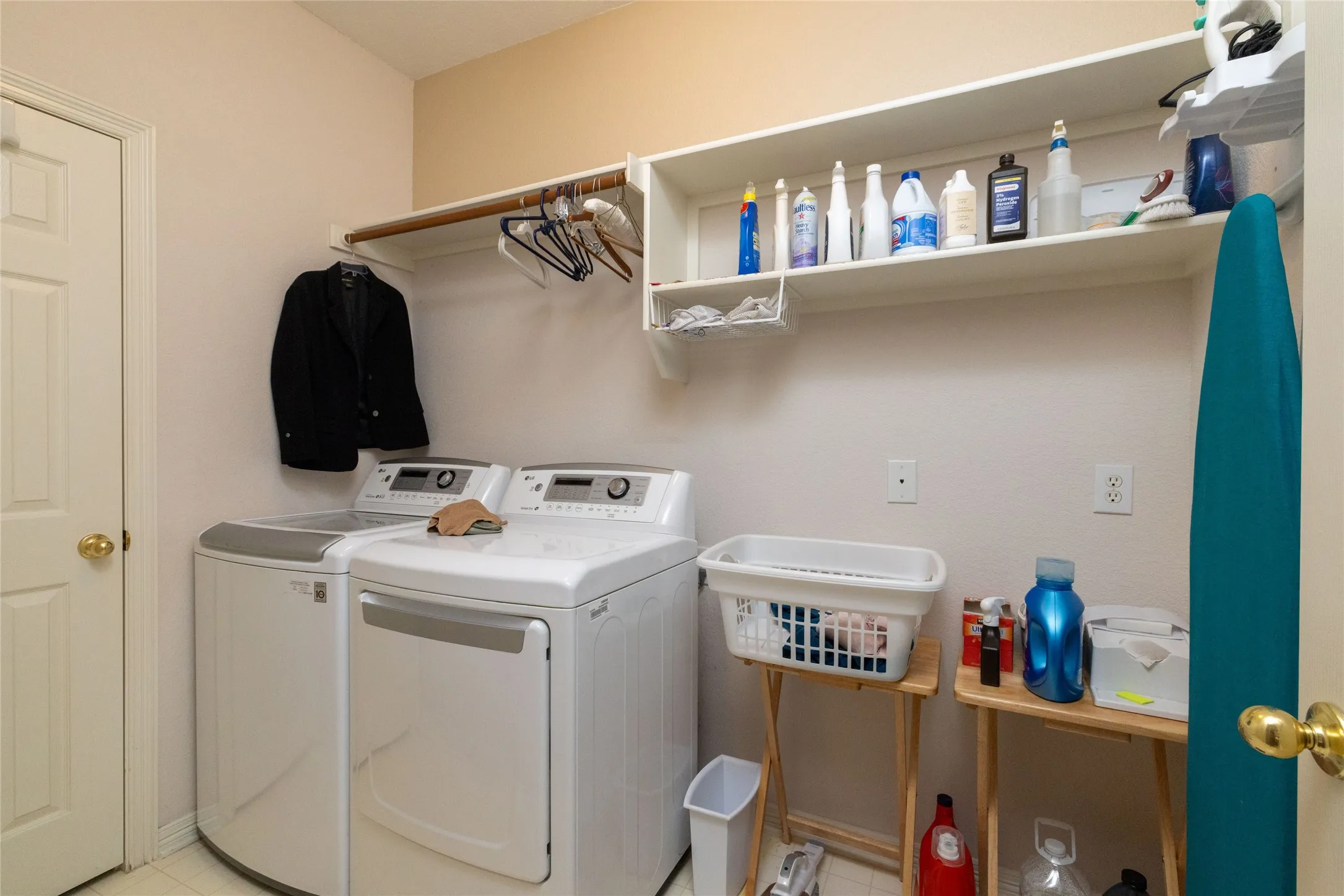 Hanging Space, Storage Area