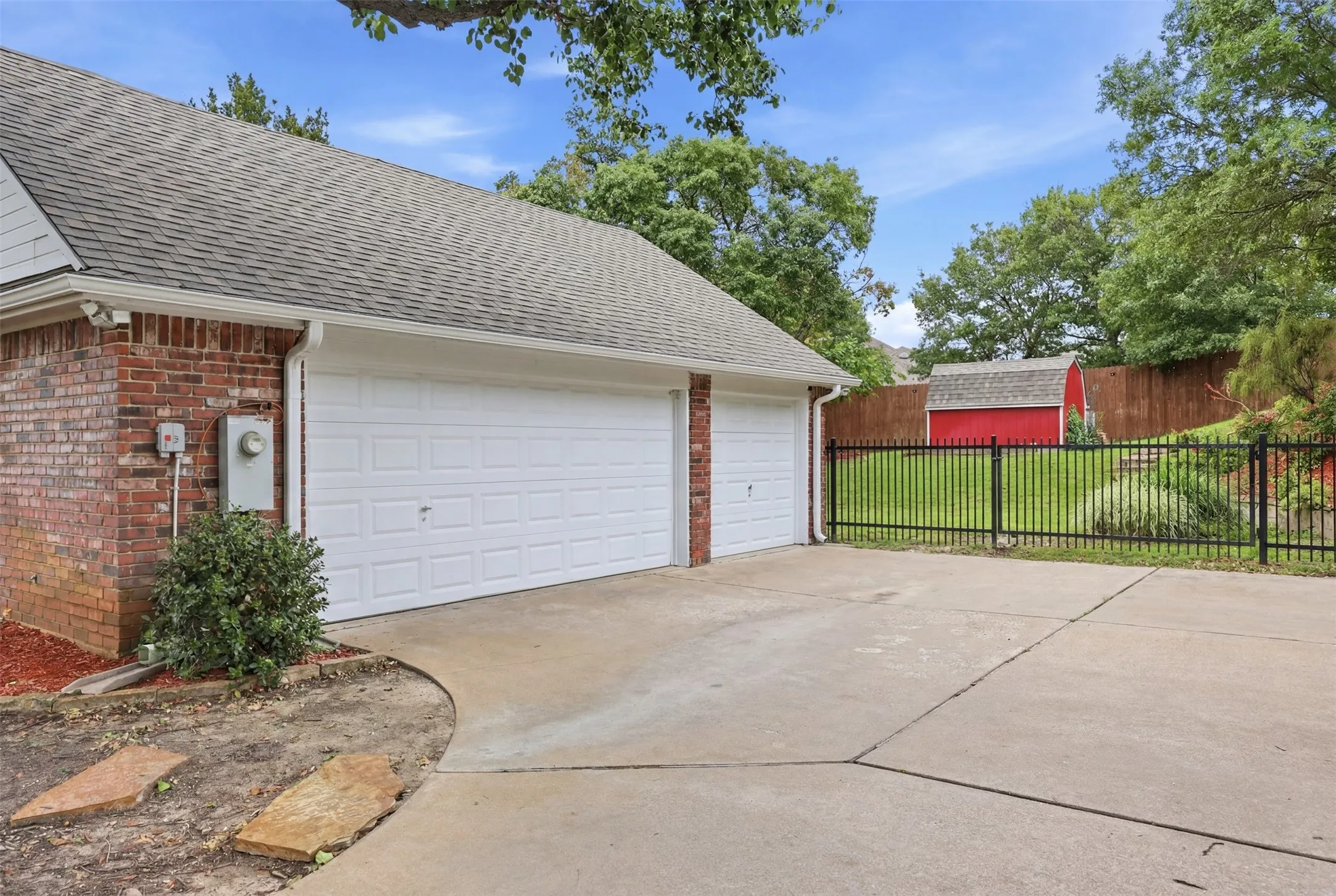 Single Family Residence For Sale in Parker County , 3622 Cliff View Loop, Weatherford, Texas 76087, 4 Bedroom, 3 Bathroom, 3 Garage spaces, 3,050 Sqft, built in 1997, Price $665,000, mls#21267328, Real Estate Agent in Weatherford, Homes For Sale in Parker county, Homes For Sale in Weatherford, Realtor in Weatherford Texas, Real Estate Brokerage Independent Realty Texas, Luminita Cordes Realtor