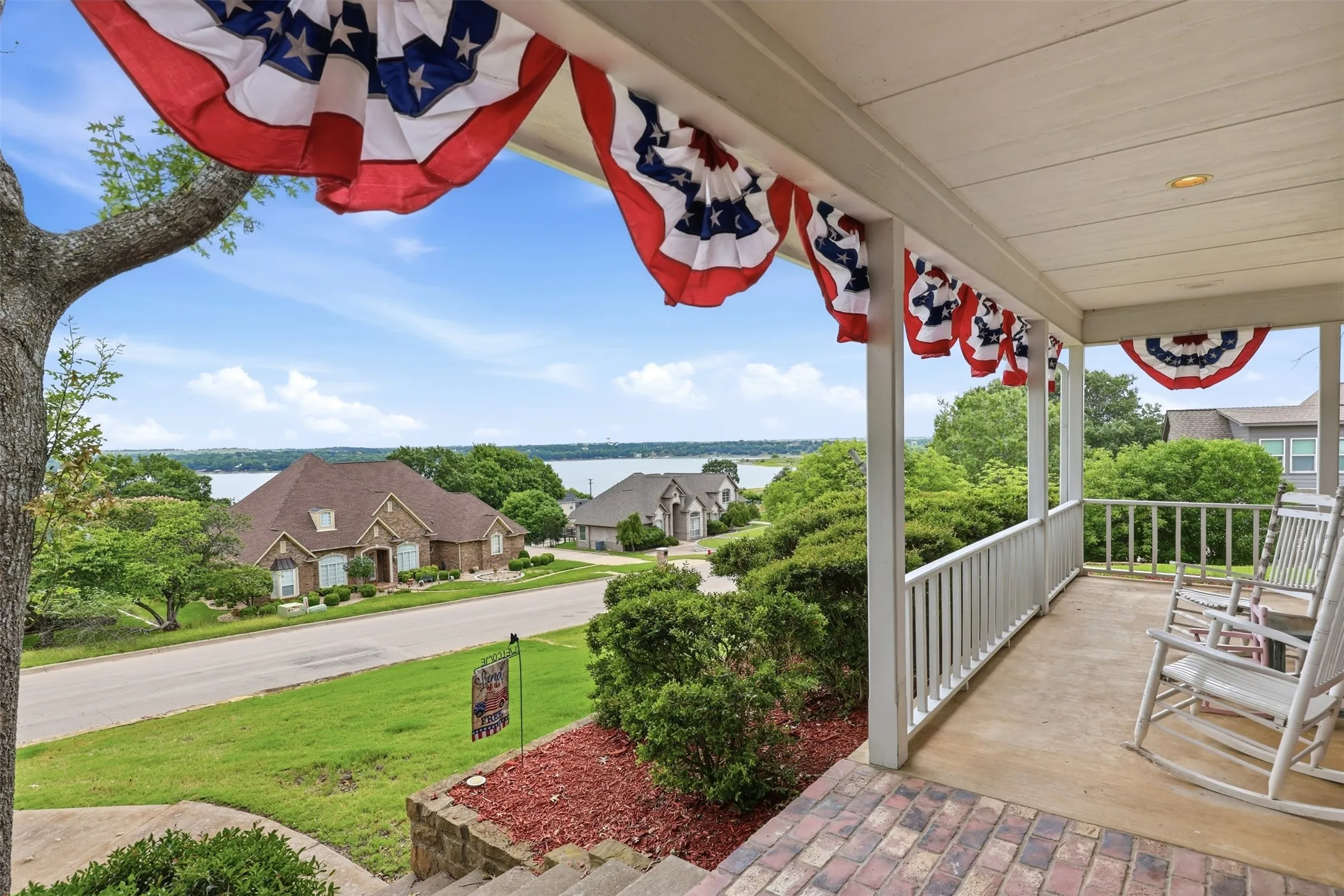 Single Family Residence For Sale in Parker County , 3622 Cliff View Loop, Weatherford, Texas 76087, 4 Bedroom, 3 Bathroom, 3 Garage spaces, 3,050 Sqft, built in 1997, Price $665,000, mls#21267328, Real Estate Agent in Weatherford, Homes For Sale in Parker county, Homes For Sale in Weatherford, Realtor in Weatherford Texas, Real Estate Brokerage Independent Realty Texas, Luminita Cordes Realtor