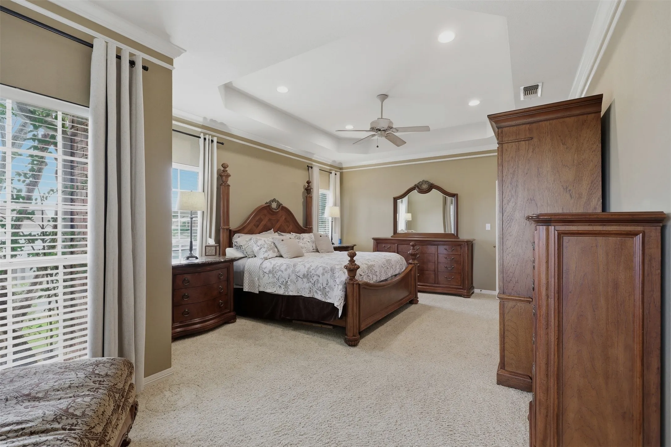 Single Family Residence For Sale in Parker County , 3622 Cliff View Loop, Weatherford, Texas 76087, 4 Bedroom, 3 Bathroom, 3 Garage spaces, 3,050 Sqft, built in 1997, Price $665,000, mls#21267328, Real Estate Agent in Weatherford, Homes For Sale in Parker county, Homes For Sale in Weatherford, Realtor in Weatherford Texas, Real Estate Brokerage Independent Realty Texas, Luminita Cordes Realtor