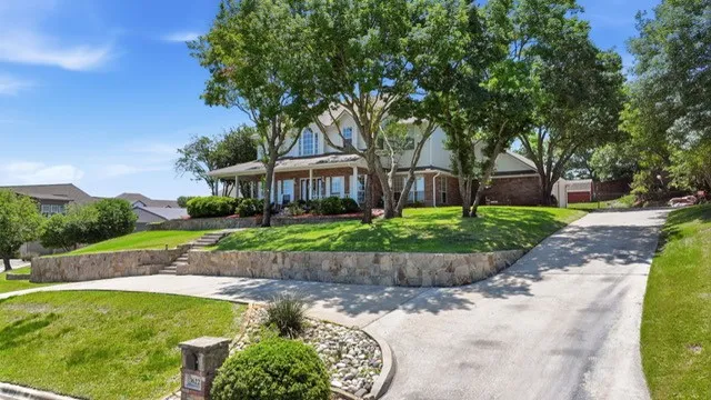 Single Family Residence For Sale in Parker County , 3622 Cliff View Loop, Weatherford, Texas 76087, 4 Bedroom, 3 Bathroom, 3 Garage spaces, 3,050 Sqft, built in 1997, Price $665,000, mls#21267328, Real Estate Agent in Weatherford, Homes For Sale in Parker county, Homes For Sale in Weatherford, Realtor in Weatherford Texas, Real Estate Brokerage Independent Realty Texas, Luminita Cordes Realtor