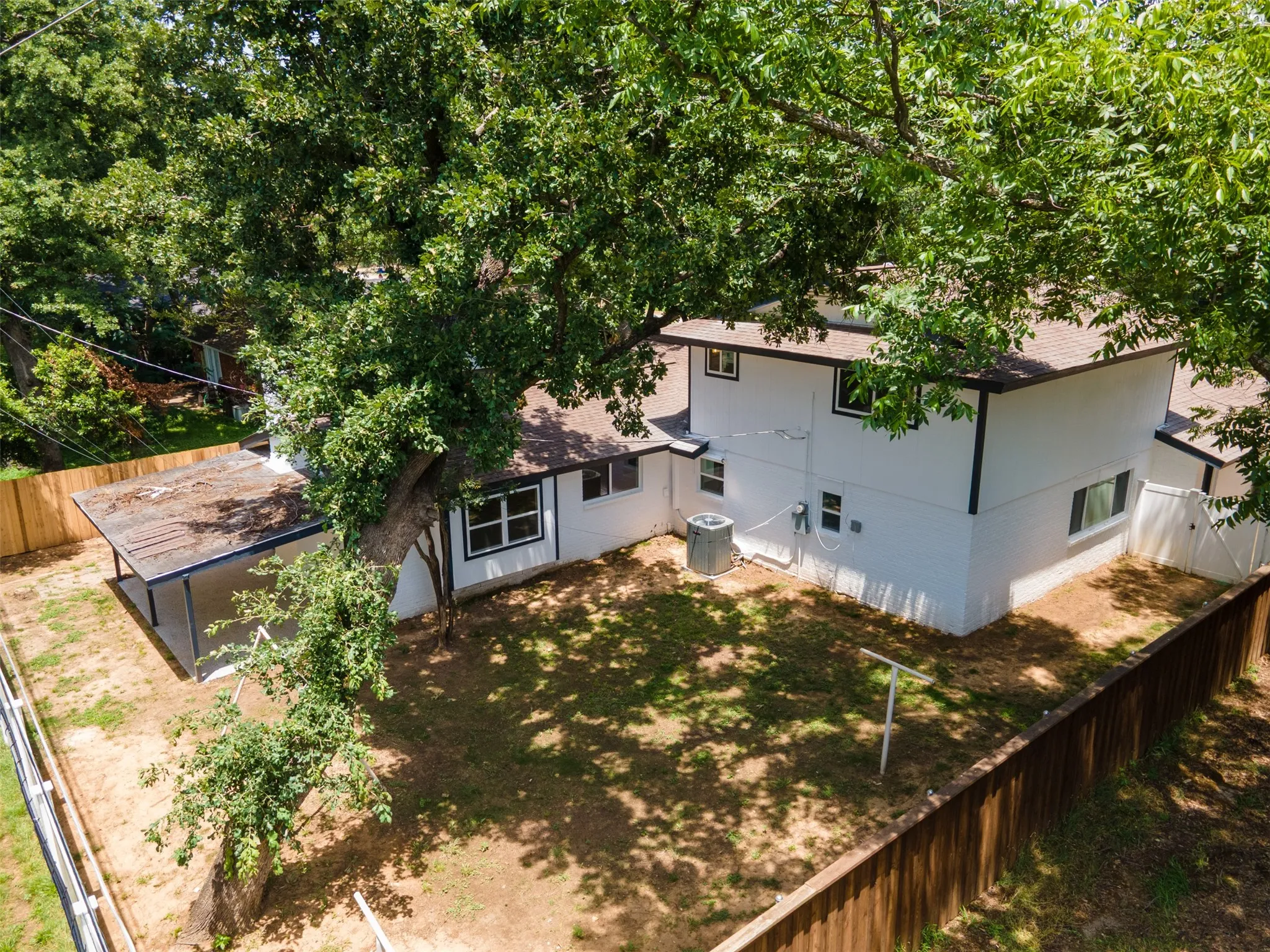 Single Family Residence For Sale in Tarrant County , 604 Buffalo Drive, Arlington, Texas 76013, 4 Bedroom, 3 Bathroom, 2 Garage spaces, 2,277 Sqft, built in 1964, Price $419,900, mls#21279883, Real Estate Agent in Arlington, Homes For Sale in Tarrant county, Homes For Sale in Arlington, Realtor in Arlington Texas, Real Estate Brokerage Independent Realty Texas, Luminita Cordes Realtor