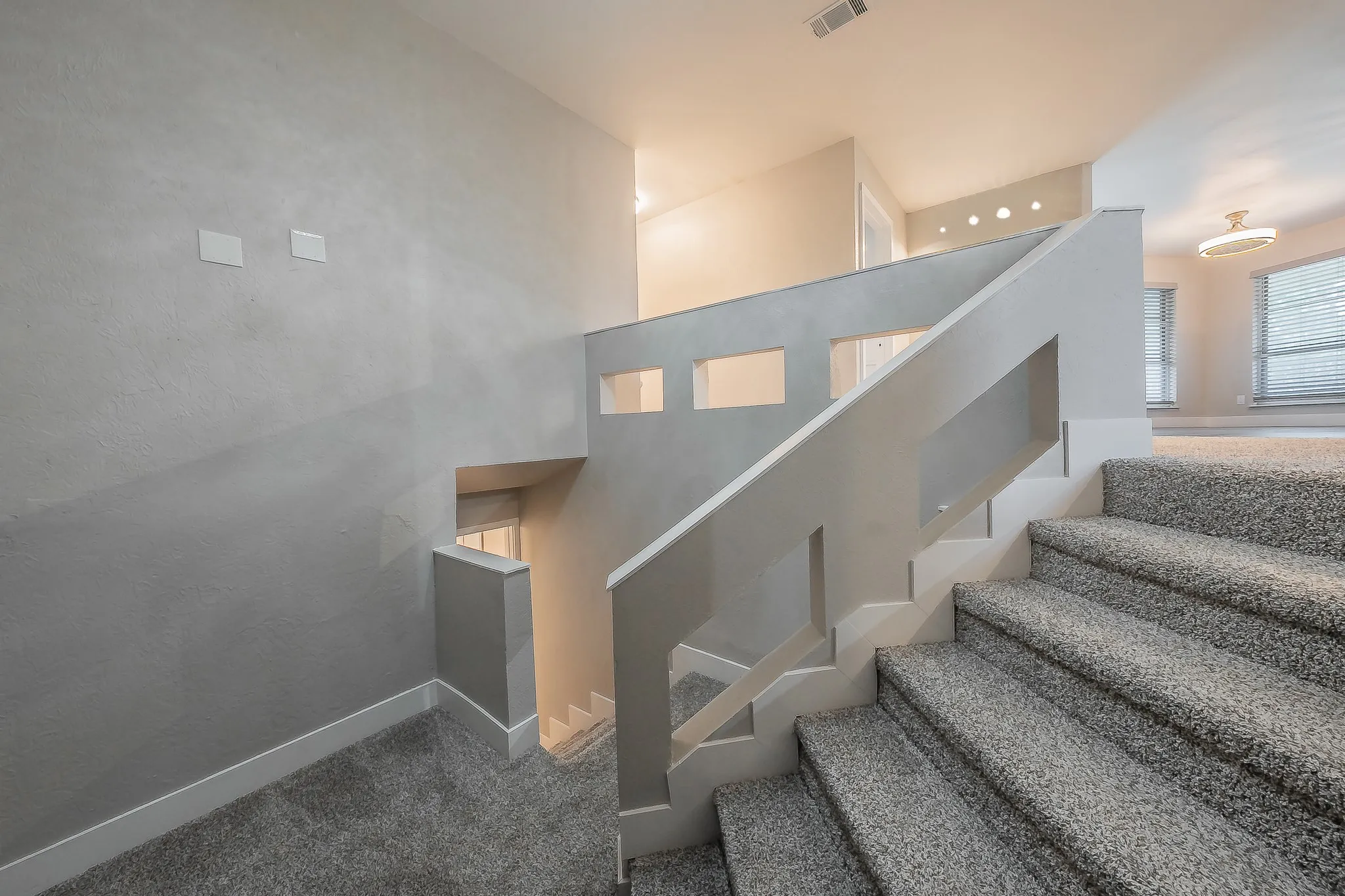 Single Family Residence For Sale in Tarrant County , 1724 Prestonwood Drive, Arlington, Texas 76012, 3 Bedroom, 3 Bathroom, 3 Garage spaces, 3,309 Sqft, built in 1900, mls#21279902, Real Estate Agent in Arlington, Homes For Sale in Tarrant county, Homes For Sale in Arlington, Realtor in Arlington Texas, Real Estate Brokerage Independent Realty Texas, Luminita Cordes Realtor