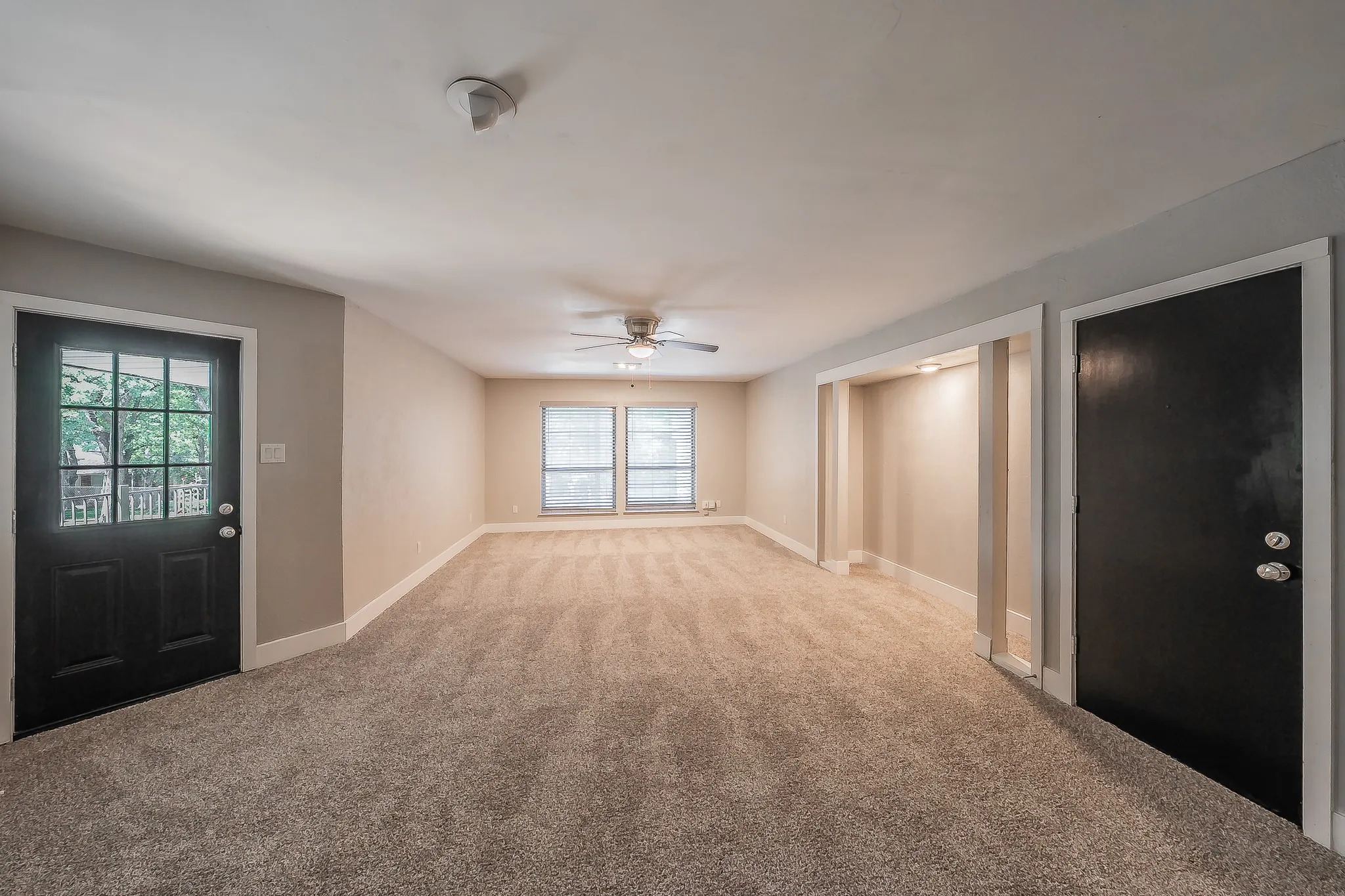 Single Family Residence For Sale in Tarrant County , 1724 Prestonwood Drive, Arlington, Texas 76012, 3 Bedroom, 3 Bathroom, 3 Garage spaces, 3,309 Sqft, built in 1900, mls#21279902, Real Estate Agent in Arlington, Homes For Sale in Tarrant county, Homes For Sale in Arlington, Realtor in Arlington Texas, Real Estate Brokerage Independent Realty Texas, Luminita Cordes Realtor
