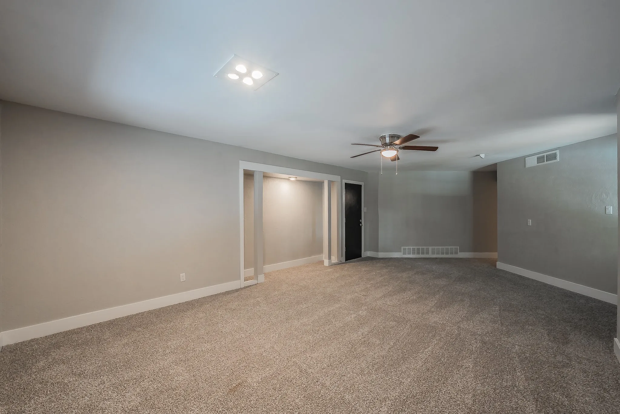 Single Family Residence For Sale in Tarrant County , 1724 Prestonwood Drive, Arlington, Texas 76012, 3 Bedroom, 3 Bathroom, 3 Garage spaces, 3,309 Sqft, built in 1900, mls#21279902, Real Estate Agent in Arlington, Homes For Sale in Tarrant county, Homes For Sale in Arlington, Realtor in Arlington Texas, Real Estate Brokerage Independent Realty Texas, Luminita Cordes Realtor