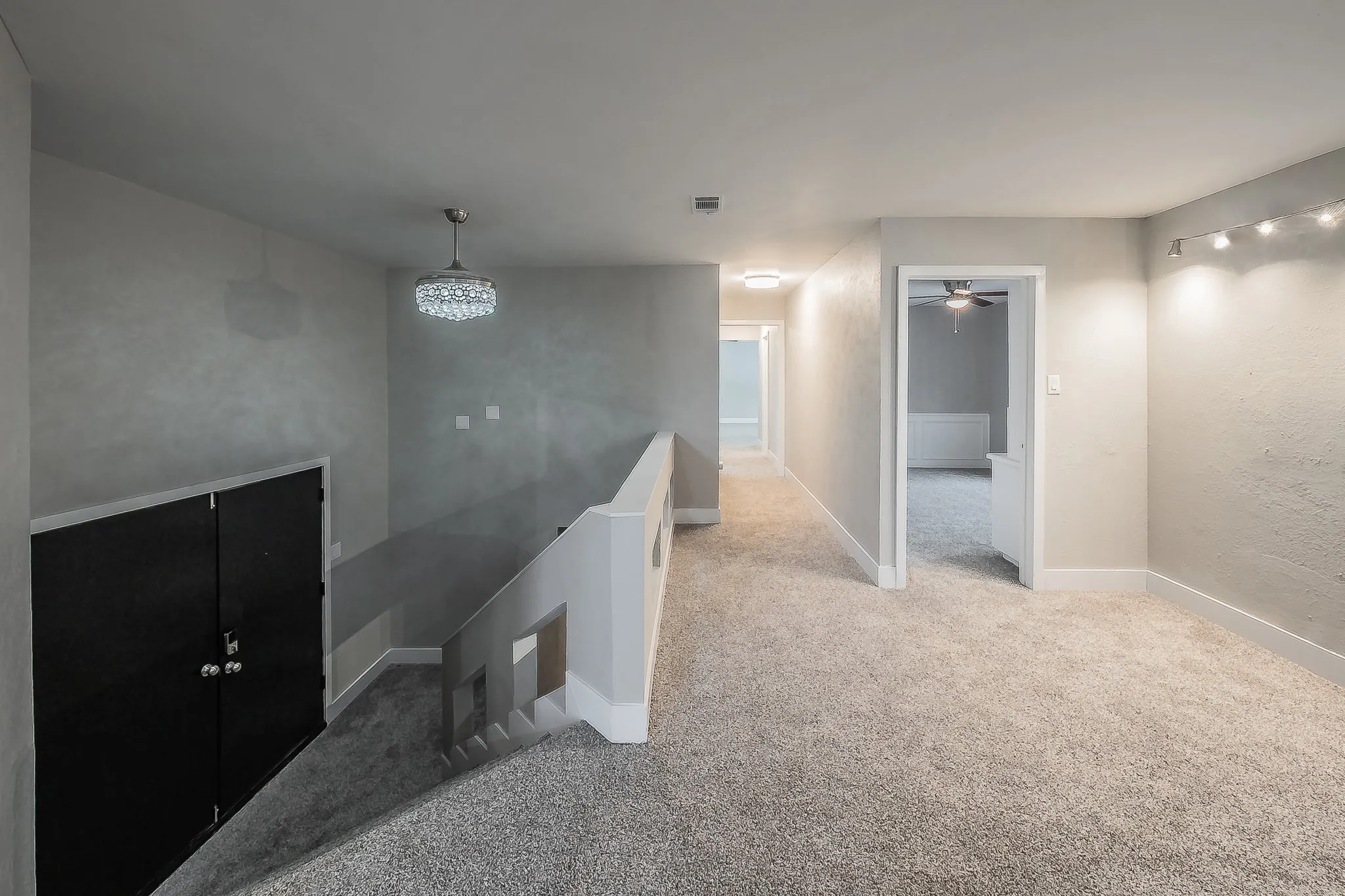 Single Family Residence For Sale in Tarrant County , 1724 Prestonwood Drive, Arlington, Texas 76012, 3 Bedroom, 3 Bathroom, 3 Garage spaces, 3,309 Sqft, built in 1900, mls#21279902, Real Estate Agent in Arlington, Homes For Sale in Tarrant county, Homes For Sale in Arlington, Realtor in Arlington Texas, Real Estate Brokerage Independent Realty Texas, Luminita Cordes Realtor