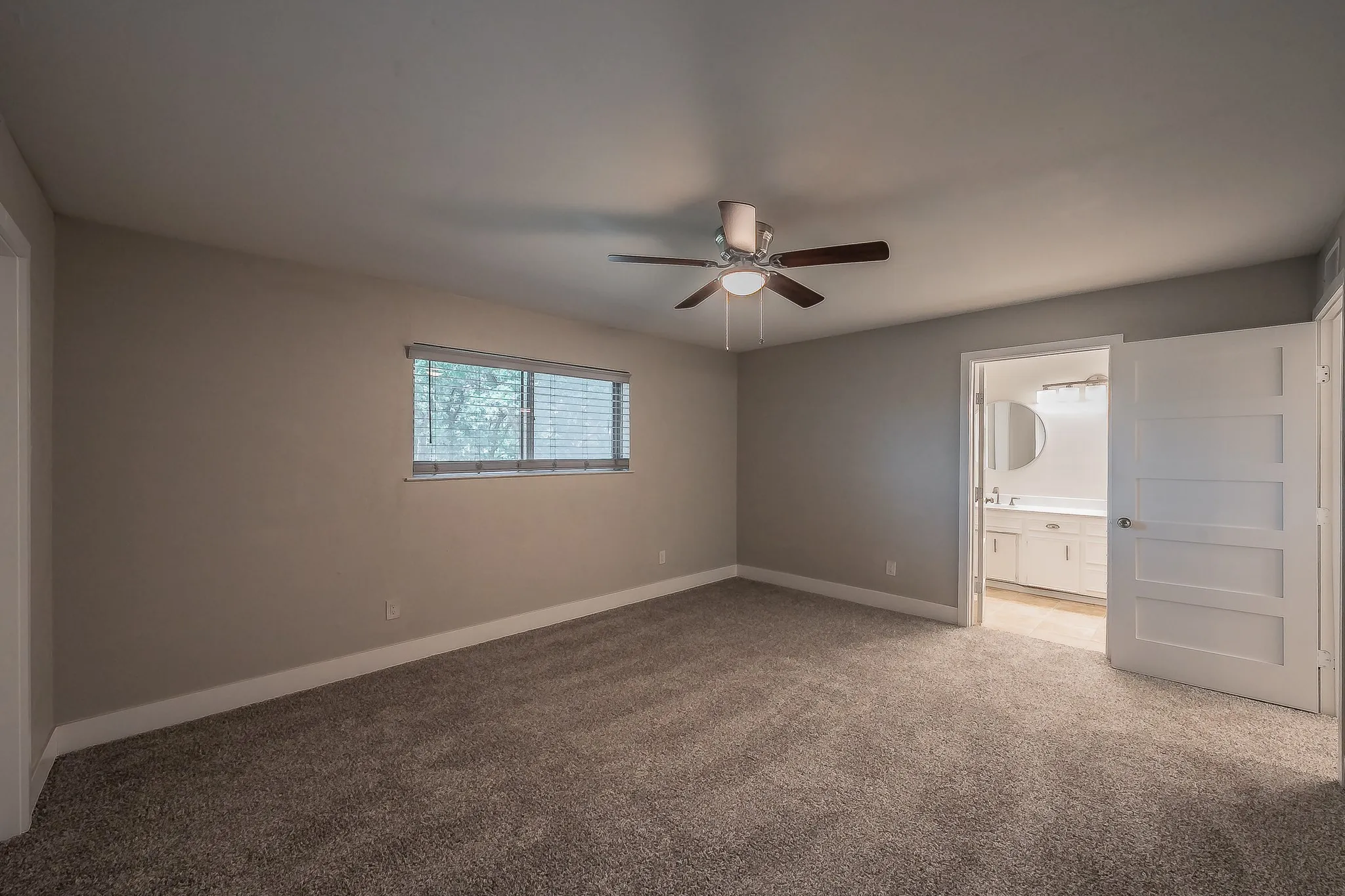 Single Family Residence For Sale in Tarrant County , 1724 Prestonwood Drive, Arlington, Texas 76012, 3 Bedroom, 3 Bathroom, 3 Garage spaces, 3,309 Sqft, built in 1900, mls#21279902, Real Estate Agent in Arlington, Homes For Sale in Tarrant county, Homes For Sale in Arlington, Realtor in Arlington Texas, Real Estate Brokerage Independent Realty Texas, Luminita Cordes Realtor