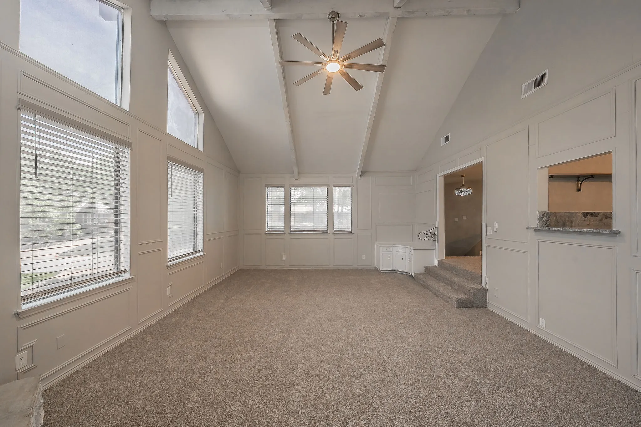 Single Family Residence For Sale in Tarrant County , 1724 Prestonwood Drive, Arlington, Texas 76012, 3 Bedroom, 3 Bathroom, 3 Garage spaces, 3,309 Sqft, built in 1900, mls#21279902, Real Estate Agent in Arlington, Homes For Sale in Tarrant county, Homes For Sale in Arlington, Realtor in Arlington Texas, Real Estate Brokerage Independent Realty Texas, Luminita Cordes Realtor
