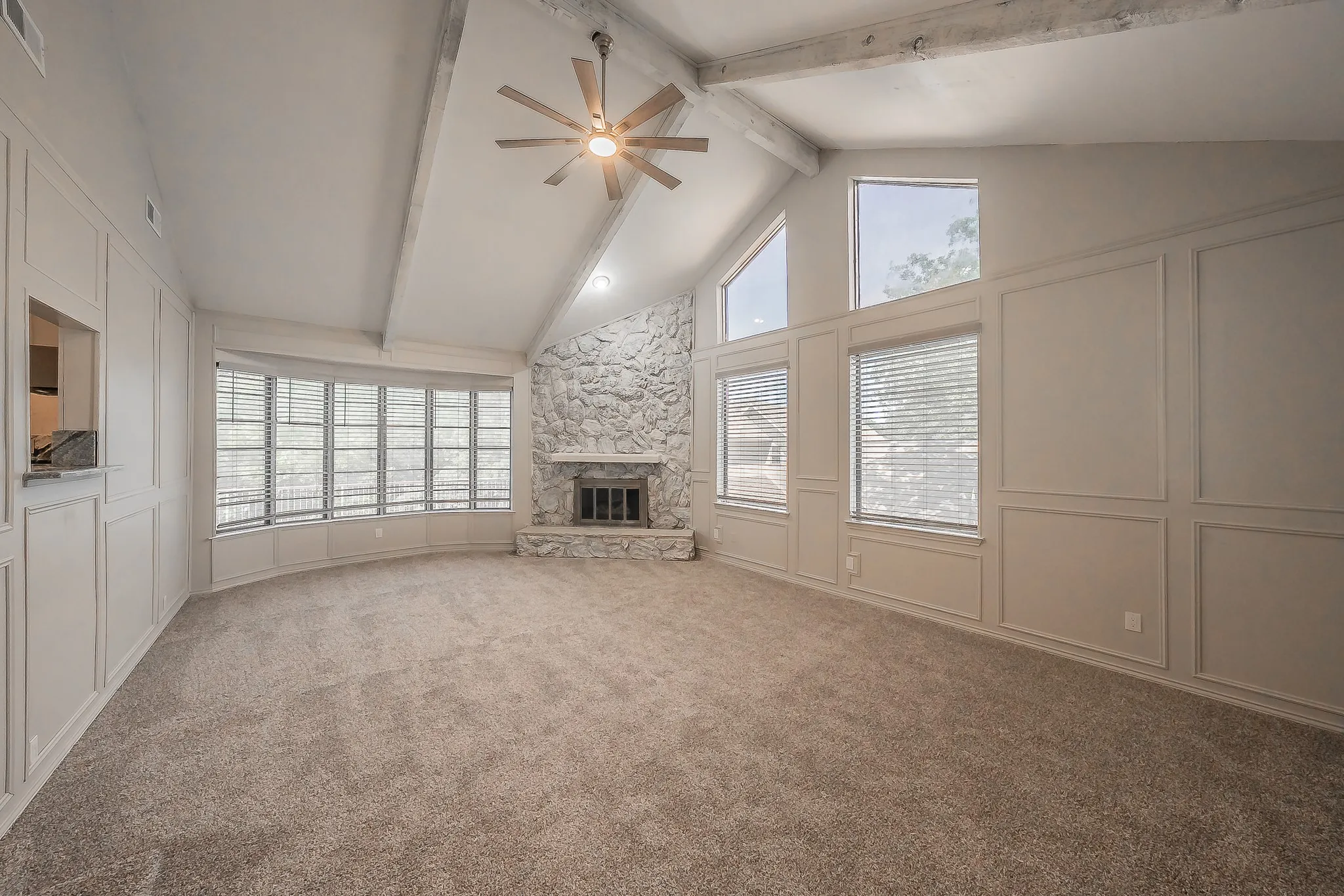 Single Family Residence For Sale in Tarrant County , 1724 Prestonwood Drive, Arlington, Texas 76012, 3 Bedroom, 3 Bathroom, 3 Garage spaces, 3,309 Sqft, built in 1900, mls#21279902, Real Estate Agent in Arlington, Homes For Sale in Tarrant county, Homes For Sale in Arlington, Realtor in Arlington Texas, Real Estate Brokerage Independent Realty Texas, Luminita Cordes Realtor