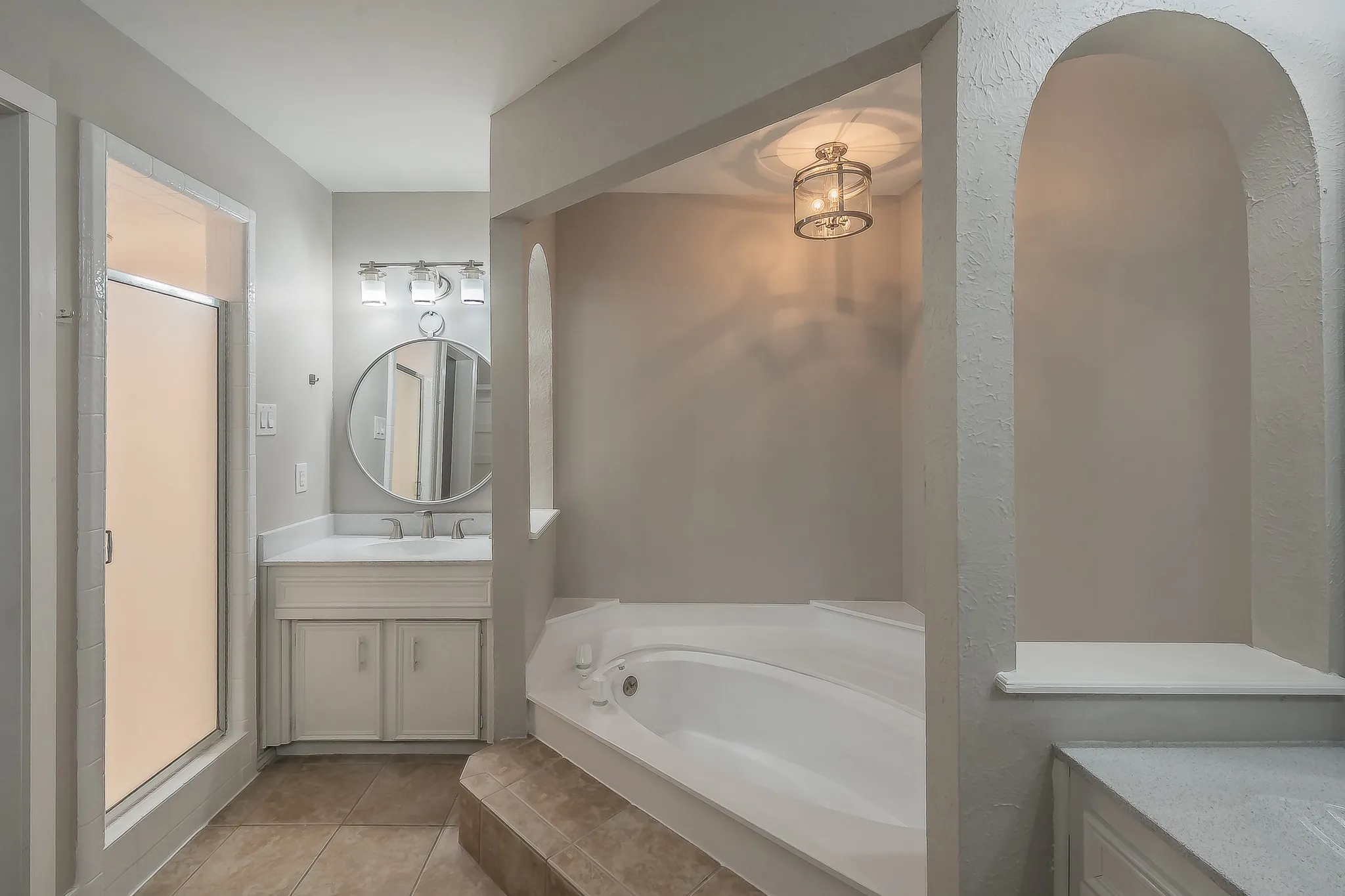 Single Family Residence For Sale in Tarrant County , 1724 Prestonwood Drive, Arlington, Texas 76012, 3 Bedroom, 3 Bathroom, 3 Garage spaces, 3,309 Sqft, built in 1900, mls#21279902, Real Estate Agent in Arlington, Homes For Sale in Tarrant county, Homes For Sale in Arlington, Realtor in Arlington Texas, Real Estate Brokerage Independent Realty Texas, Luminita Cordes Realtor