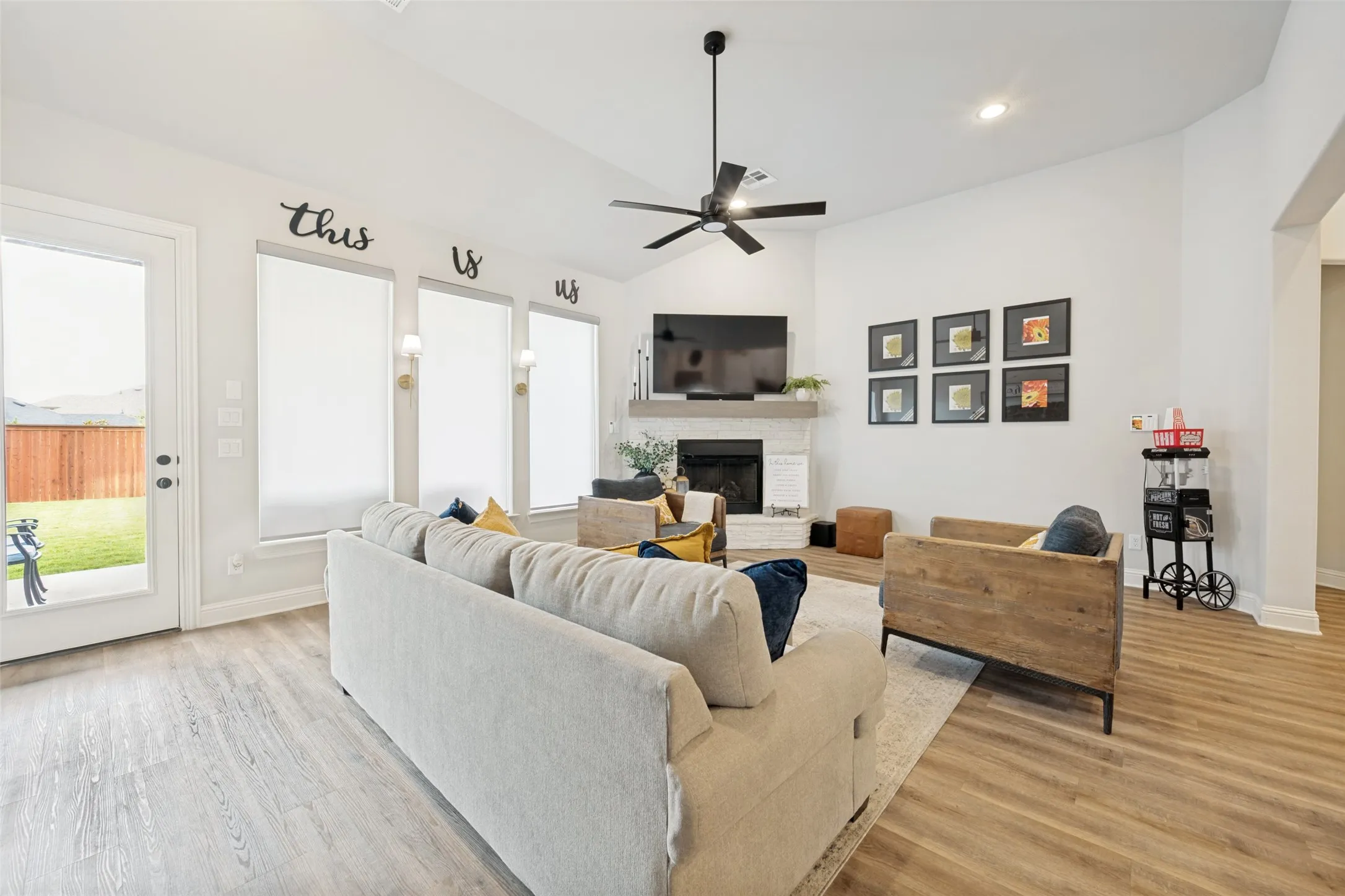 Single Family Residence For Sale in Ellis County , 1806 Hidden Water Trail, Midlothian, Texas 76065, 3 Bedroom, 2 Bathroom, 2 Garage spaces, 1,858 Sqft, built in 2023, mls#21275508, Real Estate Agent in Midlothian, Homes For Sale in Ellis county, Homes For Sale in Midlothian, Realtor in Midlothian Texas, Real Estate Brokerage Independent Realty Texas, Luminita Cordes Realtor