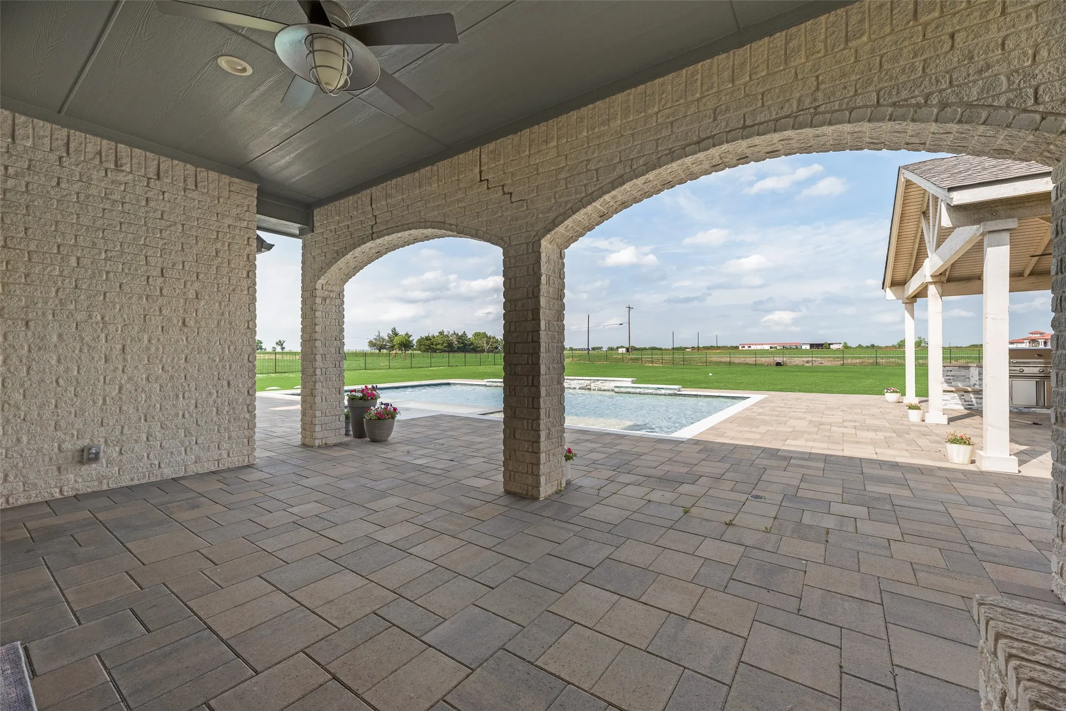 Single Family Residence For Sale in Rockwall County , 1570 Winding Creek Lane, Rockwall, Texas 75032, 5 Bedroom, 6 Bathroom, 3 Garage spaces, 4,563 Sqft, built in 2017, mls#21278940, Real Estate Agent in Rockwall, Homes For Sale in Rockwall county, Homes For Sale in Rockwall, Realtor in Rockwall Texas, Real Estate Brokerage Independent Realty Texas, Luminita Cordes Realtor
