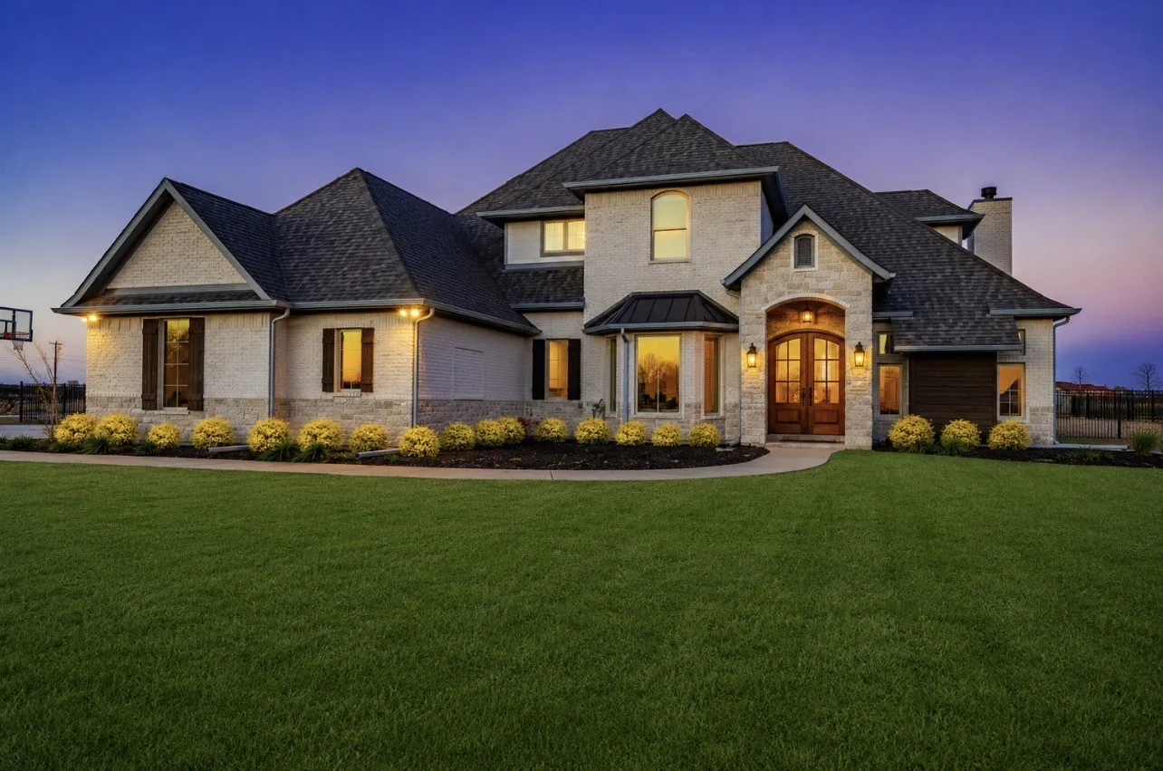 Single Family Residence For Sale in Rockwall County , 1570 Winding Creek Lane, Rockwall, Texas 75032, 5 Bedroom, 6 Bathroom, 3 Garage spaces, 4,563 Sqft, built in 2017, mls#21278940, Real Estate Agent in Rockwall, Homes For Sale in Rockwall county, Homes For Sale in Rockwall, Realtor in Rockwall Texas, Real Estate Brokerage Independent Realty Texas, Luminita Cordes Realtor