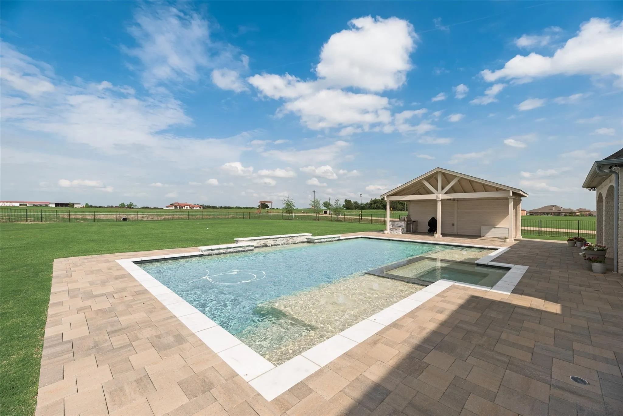 Single Family Residence For Sale in Rockwall County , 1570 Winding Creek Lane, Rockwall, Texas 75032, 5 Bedroom, 6 Bathroom, 3 Garage spaces, 4,563 Sqft, built in 2017, mls#21278940, Real Estate Agent in Rockwall, Homes For Sale in Rockwall county, Homes For Sale in Rockwall, Realtor in Rockwall Texas, Real Estate Brokerage Independent Realty Texas, Luminita Cordes Realtor