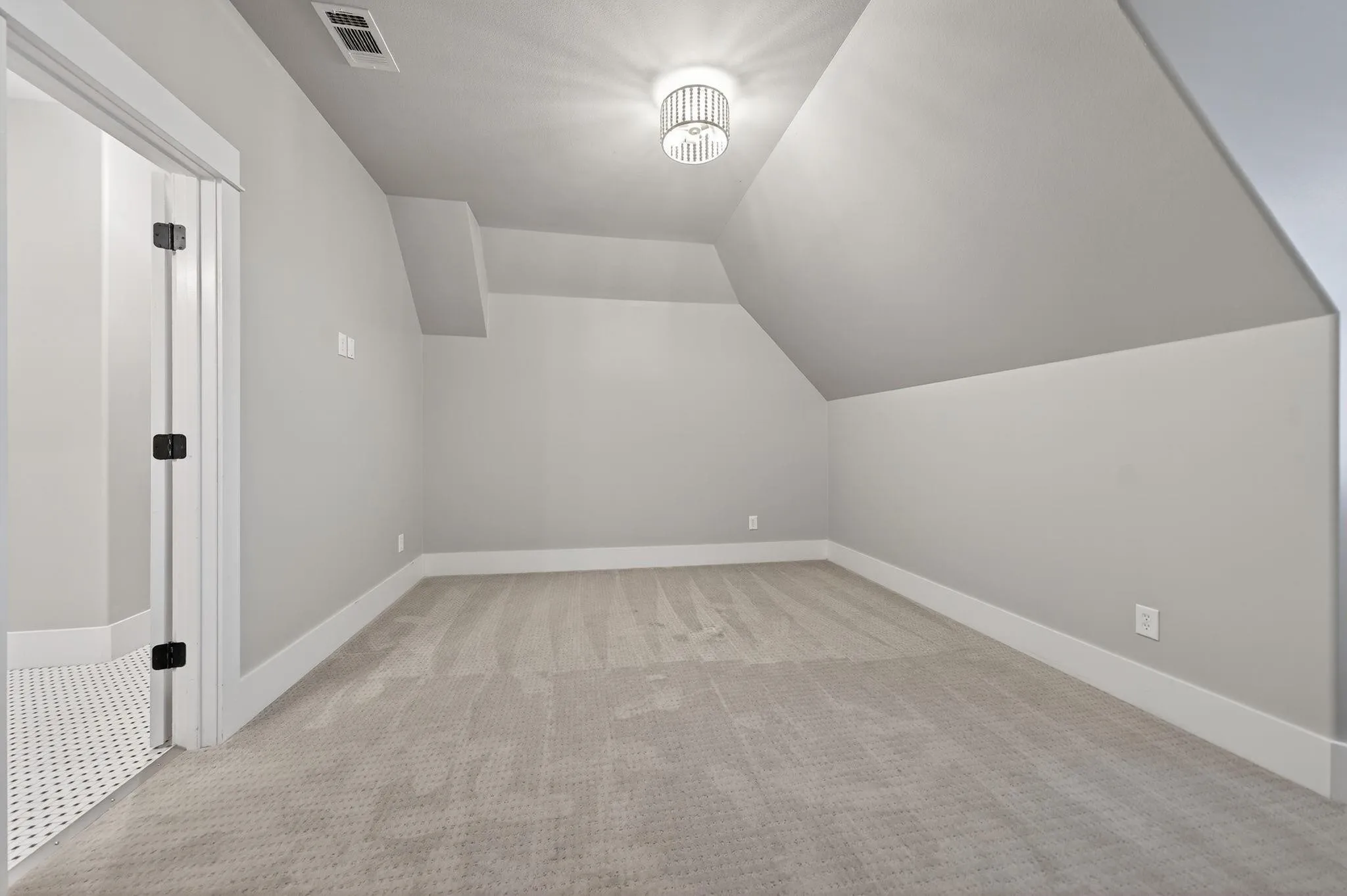 Single Family Residence For Sale in Rockwall County , 1570 Winding Creek Lane, Rockwall, Texas 75032, 5 Bedroom, 6 Bathroom, 3 Garage spaces, 4,563 Sqft, built in 2017, mls#21278940, Real Estate Agent in Rockwall, Homes For Sale in Rockwall county, Homes For Sale in Rockwall, Realtor in Rockwall Texas, Real Estate Brokerage Independent Realty Texas, Luminita Cordes Realtor