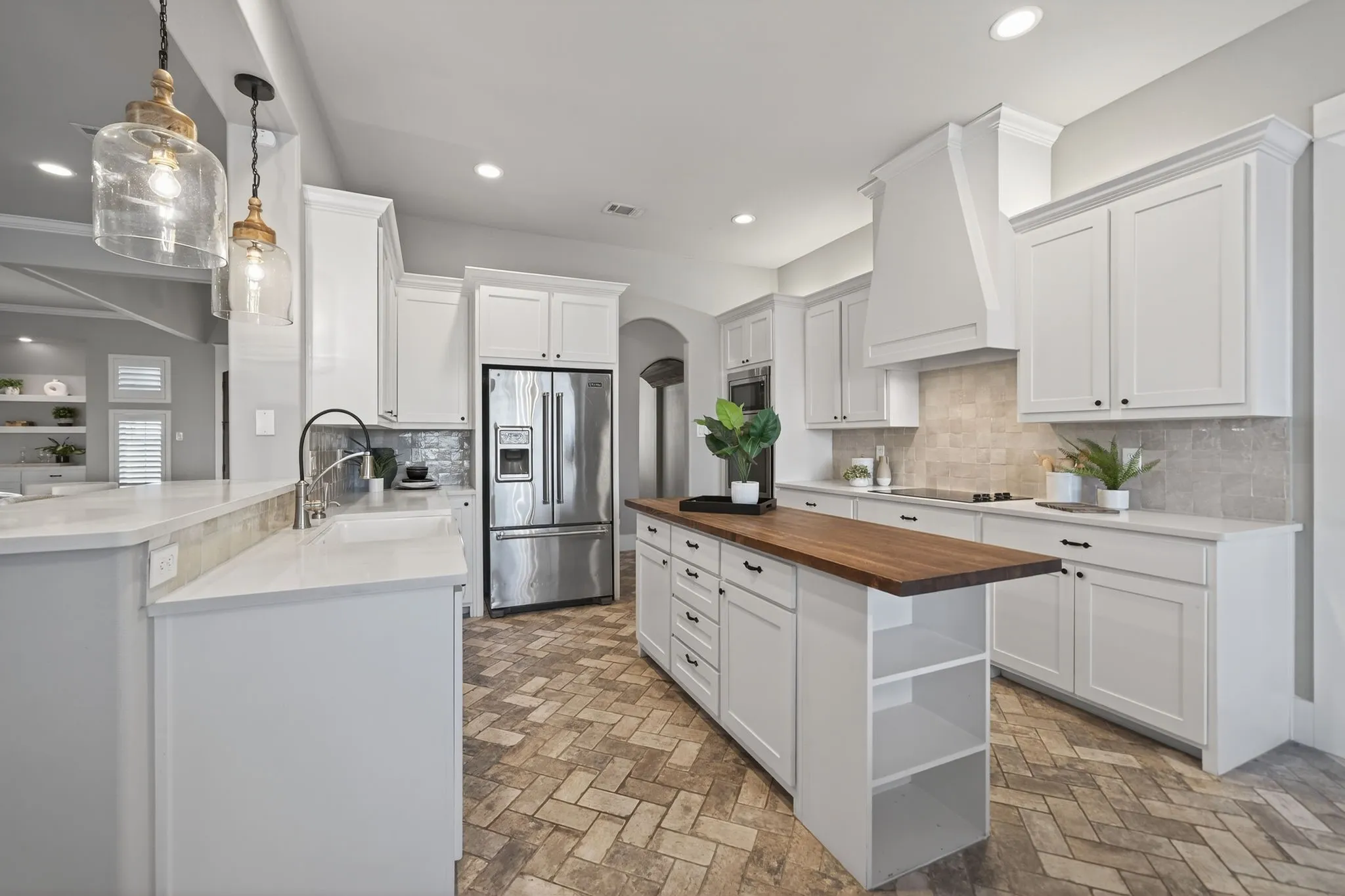 Single Family Residence For Sale in Rockwall County , 1570 Winding Creek Lane, Rockwall, Texas 75032, 5 Bedroom, 6 Bathroom, 3 Garage spaces, 4,563 Sqft, built in 2017, mls#21278940, Real Estate Agent in Rockwall, Homes For Sale in Rockwall county, Homes For Sale in Rockwall, Realtor in Rockwall Texas, Real Estate Brokerage Independent Realty Texas, Luminita Cordes Realtor