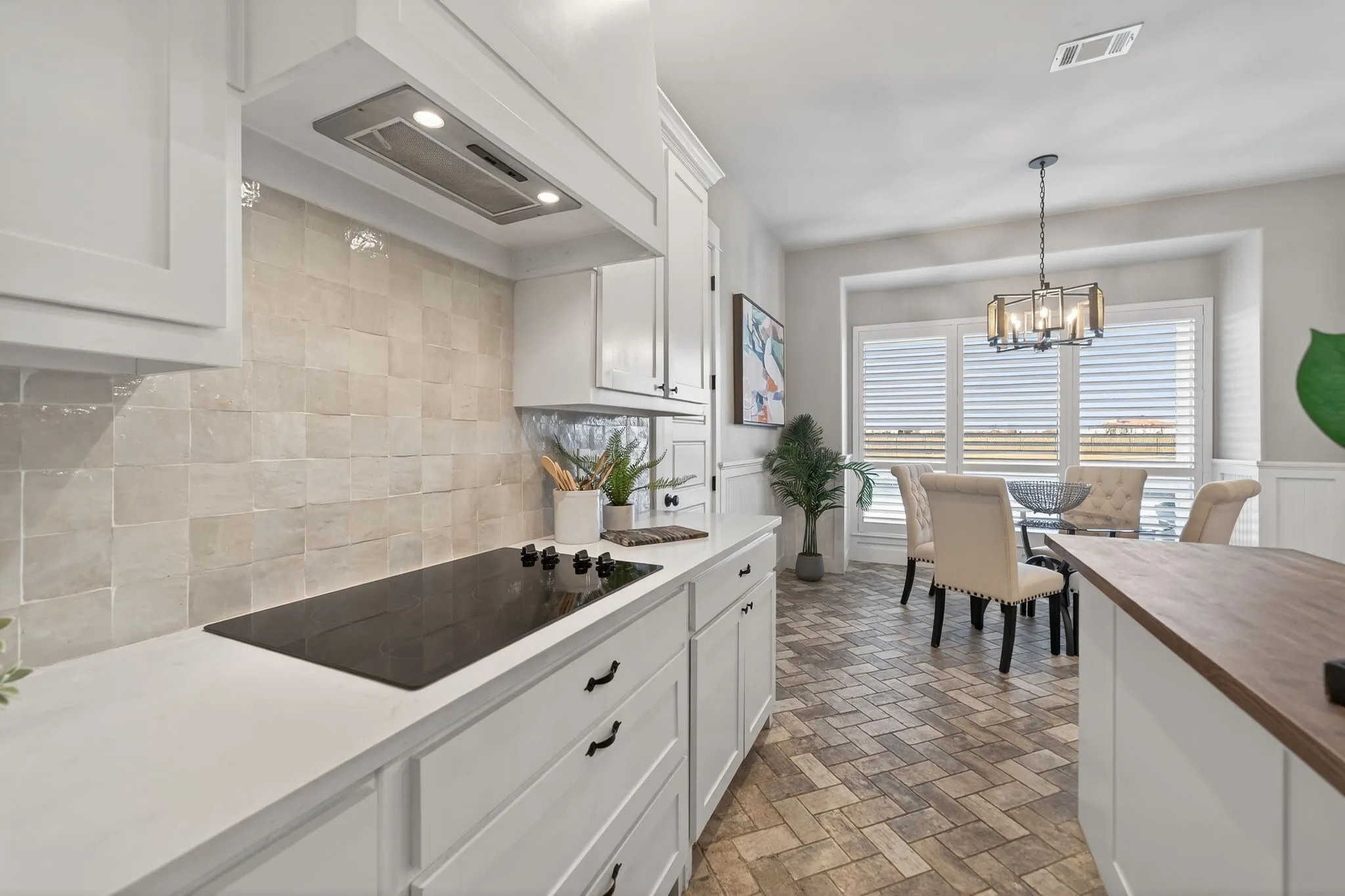 Single Family Residence For Sale in Rockwall County , 1570 Winding Creek Lane, Rockwall, Texas 75032, 5 Bedroom, 6 Bathroom, 3 Garage spaces, 4,563 Sqft, built in 2017, mls#21278940, Real Estate Agent in Rockwall, Homes For Sale in Rockwall county, Homes For Sale in Rockwall, Realtor in Rockwall Texas, Real Estate Brokerage Independent Realty Texas, Luminita Cordes Realtor