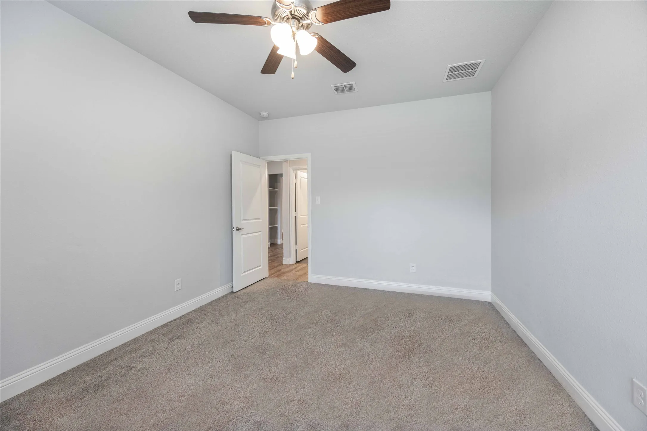 Single Family Residence For Sale in Collin County , 354 Rock Acre Drive, Lavon, Texas 75166, 4 Bedroom, 2 Bathroom, 2 Garage spaces, 2,700 Sqft, built in 2022, mls#21271039, Real Estate Agent in Lavon, Homes For Sale in Collin county, Homes For Sale in Lavon, Realtor in Lavon Texas, Real Estate Brokerage Independent Realty Texas, Luminita Cordes Realtor
