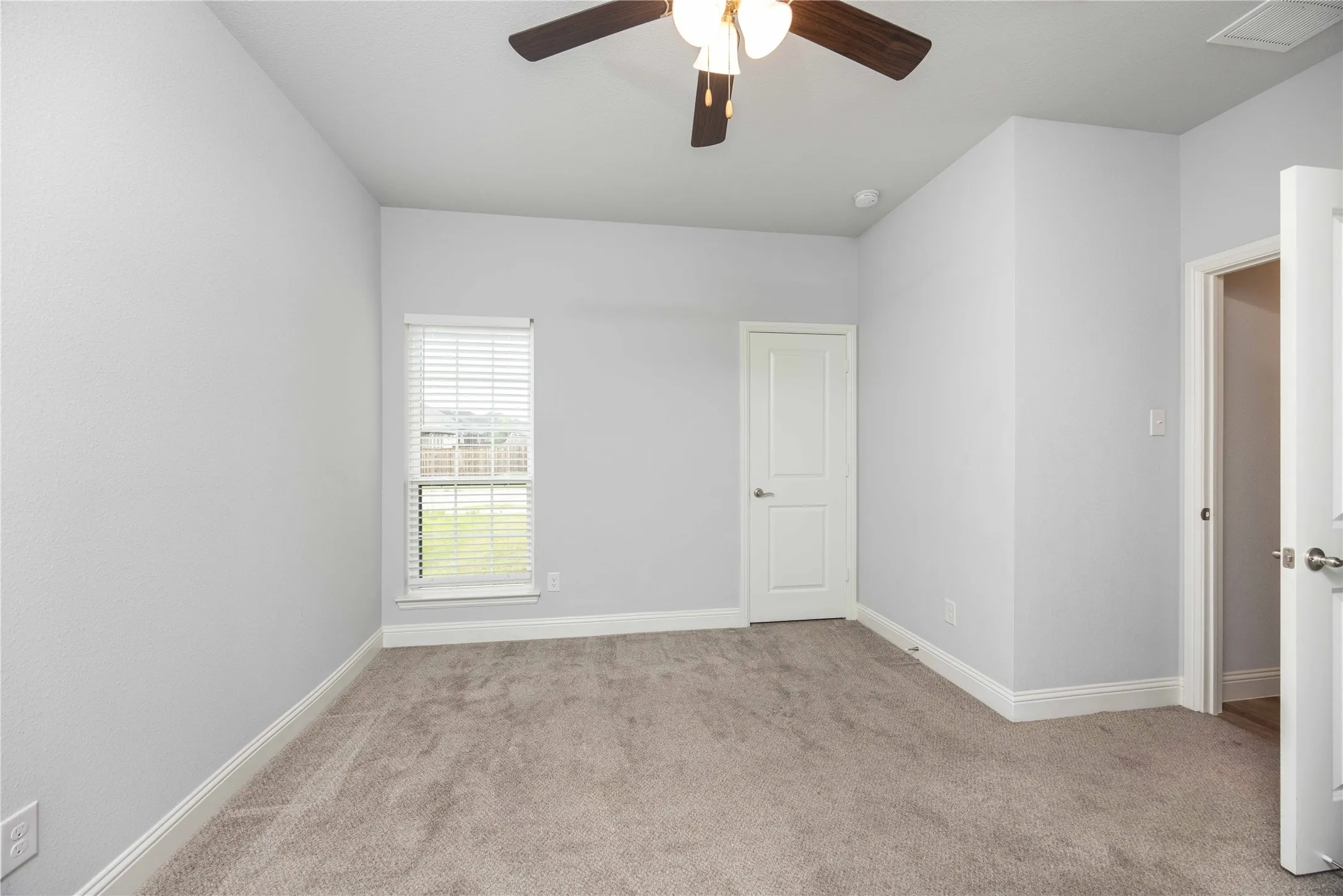 Single Family Residence For Sale in Collin County , 354 Rock Acre Drive, Lavon, Texas 75166, 4 Bedroom, 2 Bathroom, 2 Garage spaces, 2,700 Sqft, built in 2022, mls#21271039, Real Estate Agent in Lavon, Homes For Sale in Collin county, Homes For Sale in Lavon, Realtor in Lavon Texas, Real Estate Brokerage Independent Realty Texas, Luminita Cordes Realtor