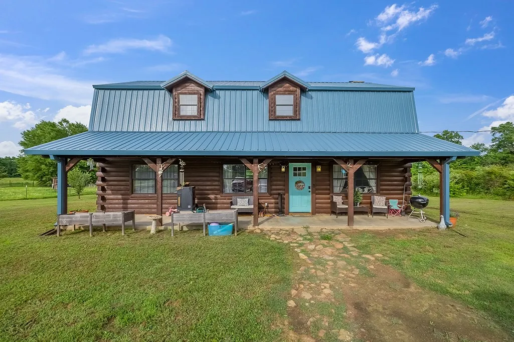 Single Family Residence For Sale in Bowie County , 4798 County Road 4235, De Kalb, Texas 75559, 3 Bedroom, 2 Bathroom, 1 Garage spaces, 1,640 Sqft, built in 2007, mls#21279926, Real Estate Agent in De Kalb, Homes For Sale in Bowie county, Homes For Sale in De Kalb, Realtor in De Kalb Texas, Real Estate Brokerage Independent Realty Texas, Luminita Cordes Realtor