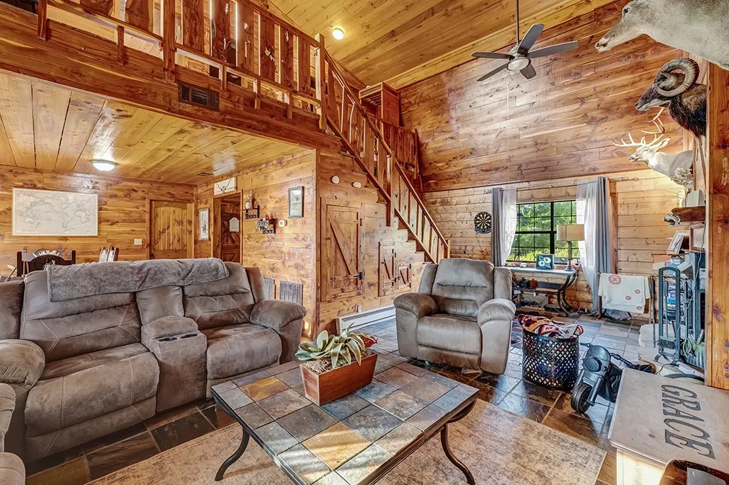 Single Family Residence For Sale in Bowie County , 4798 County Road 4235, De Kalb, Texas 75559, 3 Bedroom, 2 Bathroom, 1 Garage spaces, 1,640 Sqft, built in 2007, mls#21279926, Real Estate Agent in De Kalb, Homes For Sale in Bowie county, Homes For Sale in De Kalb, Realtor in De Kalb Texas, Real Estate Brokerage Independent Realty Texas, Luminita Cordes Realtor