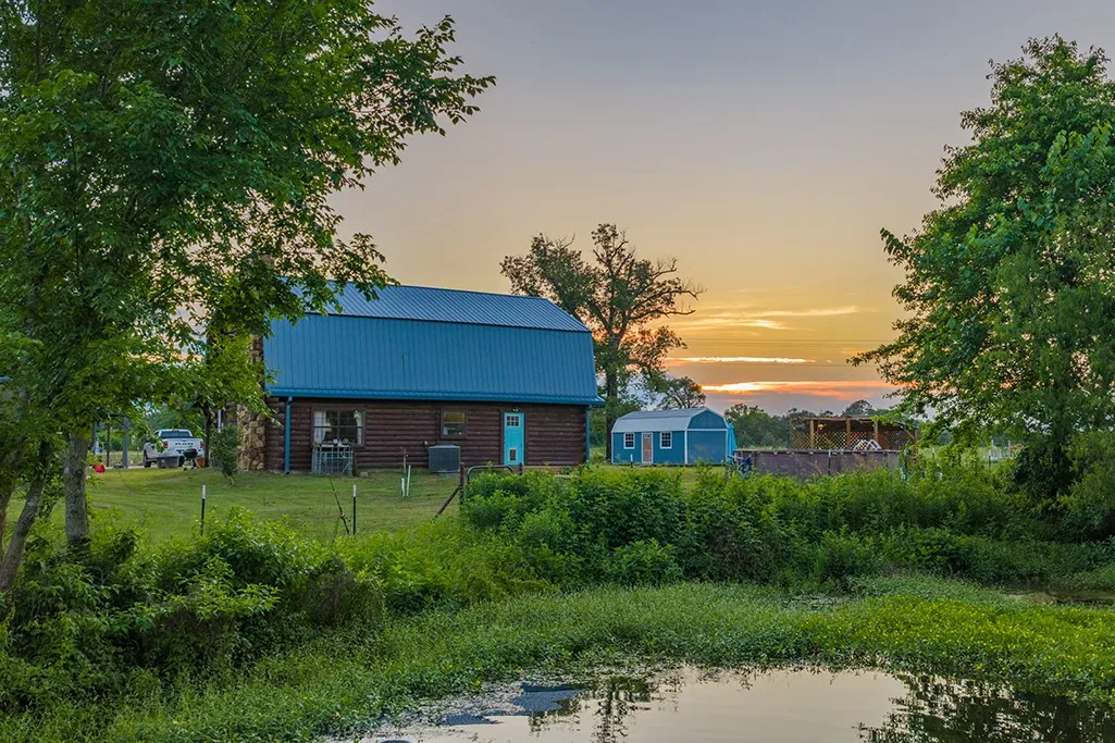 Single Family Residence For Sale in Bowie County , 4798 County Road 4235, De Kalb, Texas 75559, 3 Bedroom, 2 Bathroom, 1 Garage spaces, 1,640 Sqft, built in 2007, mls#21279926, Real Estate Agent in De Kalb, Homes For Sale in Bowie county, Homes For Sale in De Kalb, Realtor in De Kalb Texas, Real Estate Brokerage Independent Realty Texas, Luminita Cordes Realtor
