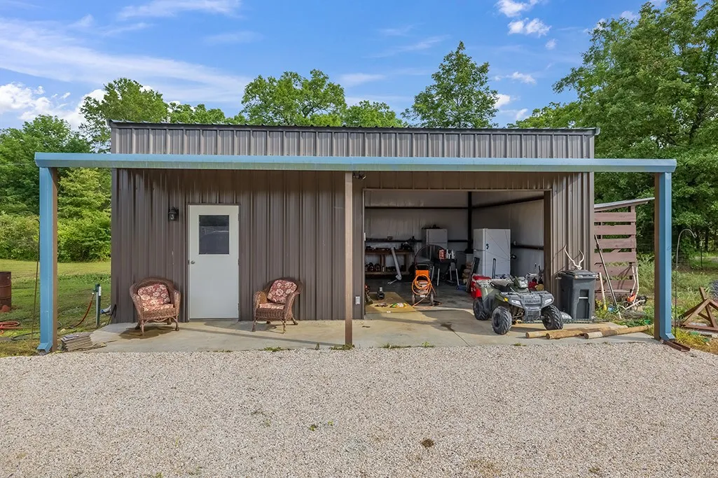 Single Family Residence For Sale in Bowie County , 4798 County Road 4235, De Kalb, Texas 75559, 3 Bedroom, 2 Bathroom, 1 Garage spaces, 1,640 Sqft, built in 2007, mls#21279926, Real Estate Agent in De Kalb, Homes For Sale in Bowie county, Homes For Sale in De Kalb, Realtor in De Kalb Texas, Real Estate Brokerage Independent Realty Texas, Luminita Cordes Realtor