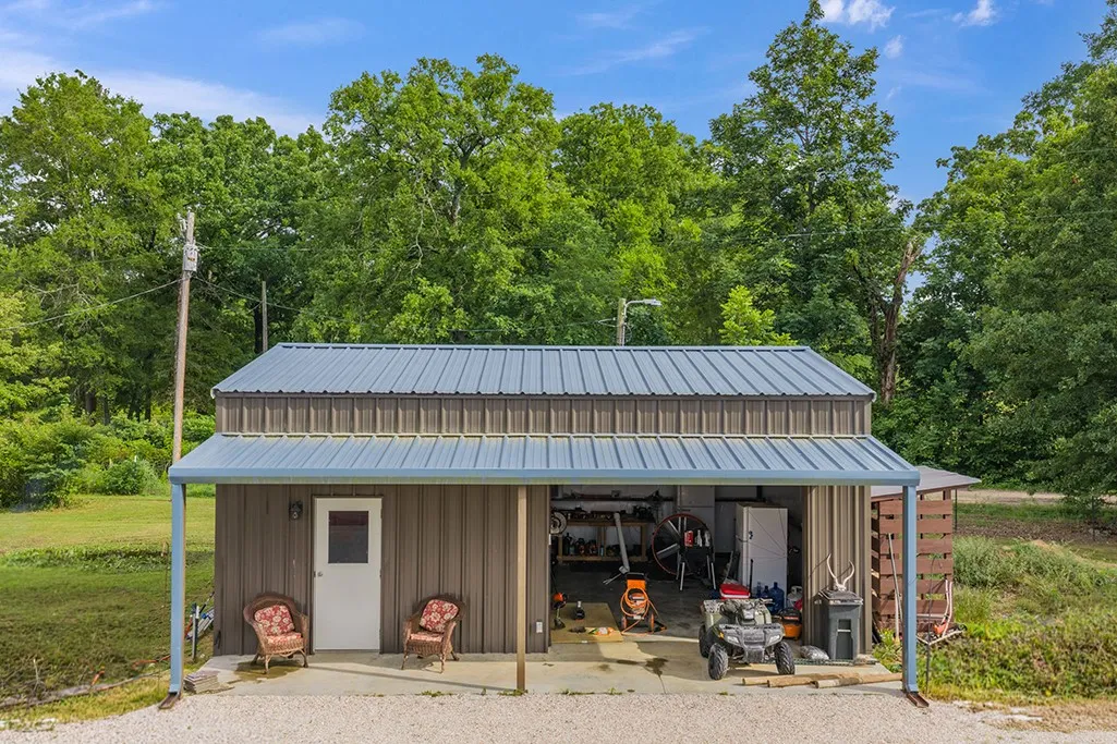 Single Family Residence For Sale in Bowie County , 4798 County Road 4235, De Kalb, Texas 75559, 3 Bedroom, 2 Bathroom, 1 Garage spaces, 1,640 Sqft, built in 2007, mls#21279926, Real Estate Agent in De Kalb, Homes For Sale in Bowie county, Homes For Sale in De Kalb, Realtor in De Kalb Texas, Real Estate Brokerage Independent Realty Texas, Luminita Cordes Realtor