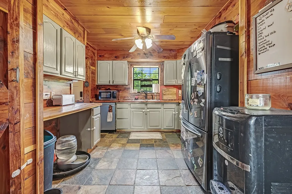 Single Family Residence For Sale in Bowie County , 4798 County Road 4235, De Kalb, Texas 75559, 3 Bedroom, 2 Bathroom, 1 Garage spaces, 1,640 Sqft, built in 2007, mls#21279926, Real Estate Agent in De Kalb, Homes For Sale in Bowie county, Homes For Sale in De Kalb, Realtor in De Kalb Texas, Real Estate Brokerage Independent Realty Texas, Luminita Cordes Realtor