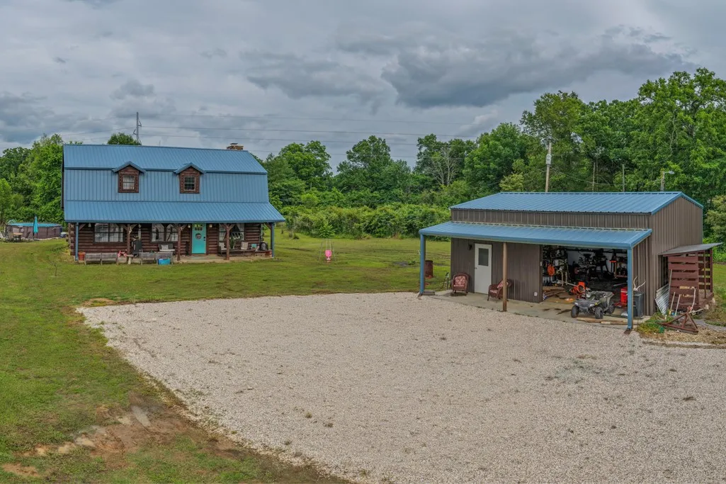 Single Family Residence For Sale in Bowie County , 4798 County Road 4235, De Kalb, Texas 75559, 3 Bedroom, 2 Bathroom, 1 Garage spaces, 1,640 Sqft, built in 2007, mls#21279926, Real Estate Agent in De Kalb, Homes For Sale in Bowie county, Homes For Sale in De Kalb, Realtor in De Kalb Texas, Real Estate Brokerage Independent Realty Texas, Luminita Cordes Realtor