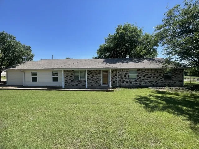 Single Family Residence For Sale in Ellis County , 3010 Clearview Drive, Midlothian, Texas 76065, 4 Bedroom, 2 Bathroom, Garage spaces, 2,353 Sqft, built in 1974, mls#21279968, Real Estate Agent in Midlothian, Homes For Sale in Ellis county, Homes For Sale in Midlothian, Realtor in Midlothian Texas, Real Estate Brokerage Independent Realty Texas, Luminita Cordes Realtor