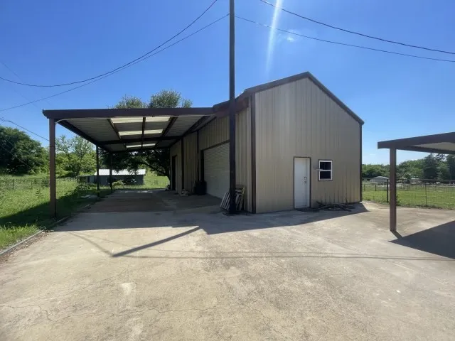 Single Family Residence For Sale in Ellis County , 3010 Clearview Drive, Midlothian, Texas 76065, 4 Bedroom, 2 Bathroom, Garage spaces, 2,353 Sqft, built in 1974, mls#21279968, Real Estate Agent in Midlothian, Homes For Sale in Ellis county, Homes For Sale in Midlothian, Realtor in Midlothian Texas, Real Estate Brokerage Independent Realty Texas, Luminita Cordes Realtor