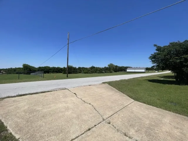 Single Family Residence For Sale in Ellis County , 3010 Clearview Drive, Midlothian, Texas 76065, 4 Bedroom, 2 Bathroom, Garage spaces, 2,353 Sqft, built in 1974, mls#21279968, Real Estate Agent in Midlothian, Homes For Sale in Ellis county, Homes For Sale in Midlothian, Realtor in Midlothian Texas, Real Estate Brokerage Independent Realty Texas, Luminita Cordes Realtor