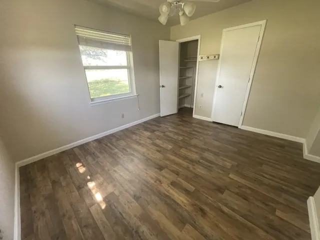 Single Family Residence For Sale in Ellis County , 3010 Clearview Drive, Midlothian, Texas 76065, 4 Bedroom, 2 Bathroom, Garage spaces, 2,353 Sqft, built in 1974, mls#21279968, Real Estate Agent in Midlothian, Homes For Sale in Ellis county, Homes For Sale in Midlothian, Realtor in Midlothian Texas, Real Estate Brokerage Independent Realty Texas, Luminita Cordes Realtor