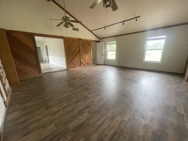 Single Family Residence For Sale in Ellis County , 3010 Clearview Drive, Midlothian, Texas 76065, 4 Bedroom, 2 Bathroom, Garage spaces, 2,353 Sqft, built in 1974, mls#21279968, Real Estate Agent in Midlothian, Homes For Sale in Ellis county, Homes For Sale in Midlothian, Realtor in Midlothian Texas, Real Estate Brokerage Independent Realty Texas, Luminita Cordes Realtor