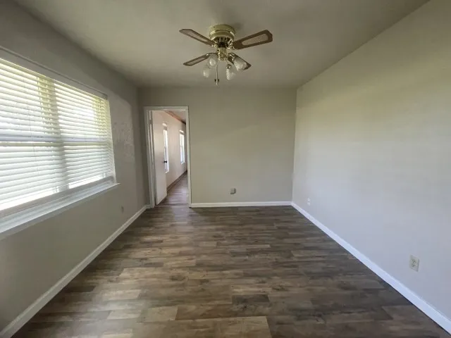 Single Family Residence For Sale in Ellis County , 3010 Clearview Drive, Midlothian, Texas 76065, 4 Bedroom, 2 Bathroom, Garage spaces, 2,353 Sqft, built in 1974, mls#21279968, Real Estate Agent in Midlothian, Homes For Sale in Ellis county, Homes For Sale in Midlothian, Realtor in Midlothian Texas, Real Estate Brokerage Independent Realty Texas, Luminita Cordes Realtor