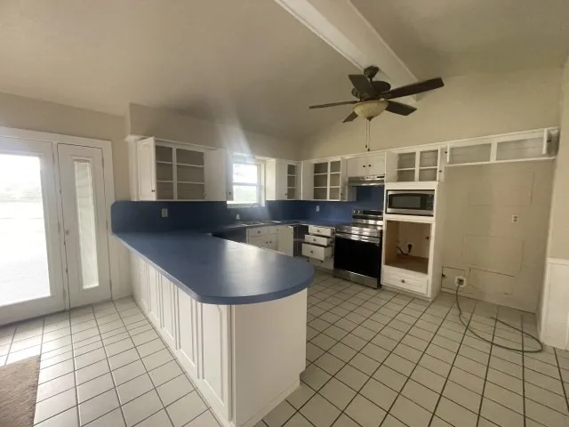Single Family Residence For Sale in Ellis County , 3010 Clearview Drive, Midlothian, Texas 76065, 4 Bedroom, 2 Bathroom, Garage spaces, 2,353 Sqft, built in 1974, mls#21279968, Real Estate Agent in Midlothian, Homes For Sale in Ellis county, Homes For Sale in Midlothian, Realtor in Midlothian Texas, Real Estate Brokerage Independent Realty Texas, Luminita Cordes Realtor