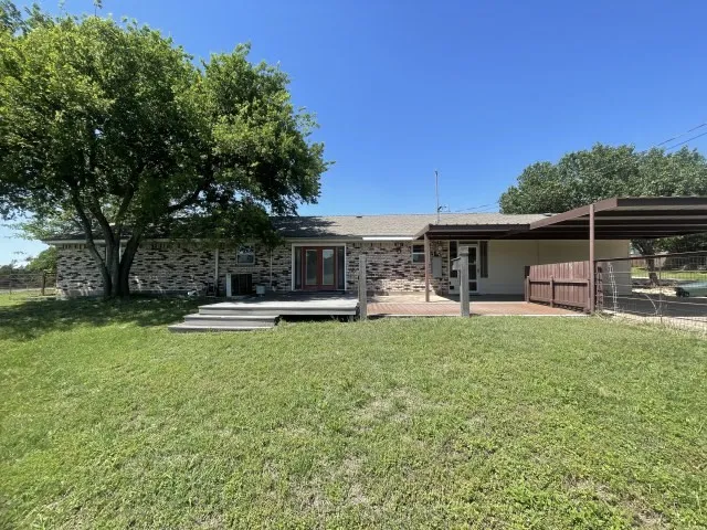 Single Family Residence For Sale in Ellis County , 3010 Clearview Drive, Midlothian, Texas 76065, 4 Bedroom, 2 Bathroom, Garage spaces, 2,353 Sqft, built in 1974, mls#21279968, Real Estate Agent in Midlothian, Homes For Sale in Ellis county, Homes For Sale in Midlothian, Realtor in Midlothian Texas, Real Estate Brokerage Independent Realty Texas, Luminita Cordes Realtor