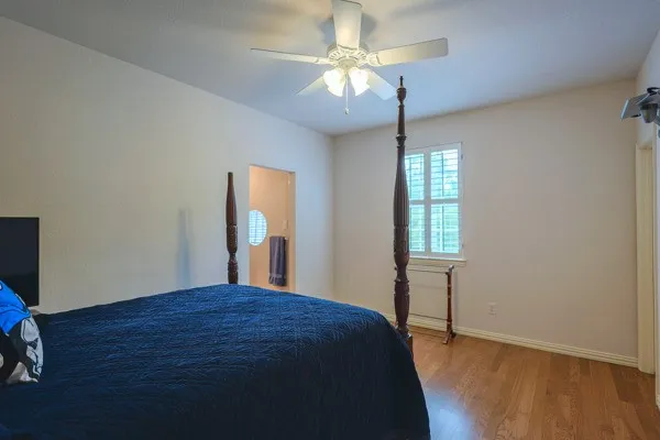 Single Family Residence For Sale in Denton County , 721 Paradise Cove, Shady Shores, Texas 76208, 6 Bedroom, 5 Bathroom, 3 Garage spaces, 5,033 Sqft, built in 2000, mls#21279974, Real Estate Agent in Shady Shores, Homes For Sale in Denton county, Homes For Sale in Shady Shores, Realtor in Shady Shores Texas, Real Estate Brokerage Independent Realty Texas, Luminita Cordes Realtor
