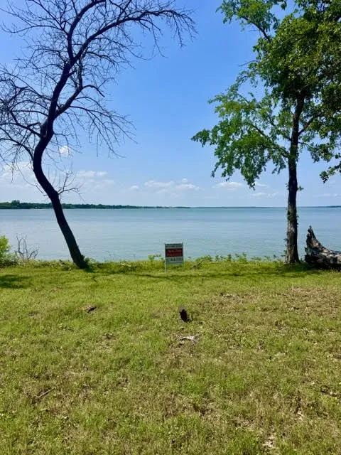 Single Family Residence For Sale in Denton County , 721 Paradise Cove, Shady Shores, Texas 76208, 6 Bedroom, 5 Bathroom, 3 Garage spaces, 5,033 Sqft, built in 2000, mls#21279974, Real Estate Agent in Shady Shores, Homes For Sale in Denton county, Homes For Sale in Shady Shores, Realtor in Shady Shores Texas, Real Estate Brokerage Independent Realty Texas, Luminita Cordes Realtor