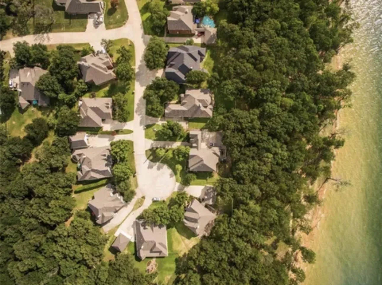 Single Family Residence For Sale in Denton County , 721 Paradise Cove, Shady Shores, Texas 76208, 6 Bedroom, 5 Bathroom, 3 Garage spaces, 5,033 Sqft, built in 2000, mls#21279974, Real Estate Agent in Shady Shores, Homes For Sale in Denton county, Homes For Sale in Shady Shores, Realtor in Shady Shores Texas, Real Estate Brokerage Independent Realty Texas, Luminita Cordes Realtor