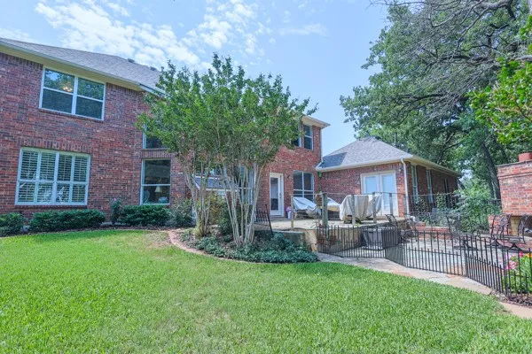 Single Family Residence For Sale in Denton County , 721 Paradise Cove, Shady Shores, Texas 76208, 6 Bedroom, 5 Bathroom, 3 Garage spaces, 5,033 Sqft, built in 2000, mls#21279974, Real Estate Agent in Shady Shores, Homes For Sale in Denton county, Homes For Sale in Shady Shores, Realtor in Shady Shores Texas, Real Estate Brokerage Independent Realty Texas, Luminita Cordes Realtor