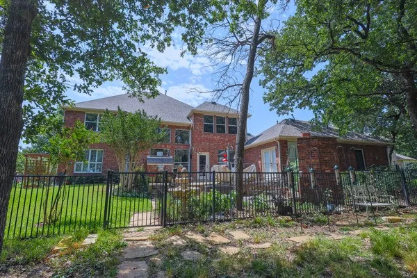 Single Family Residence For Sale in Denton County , 721 Paradise Cove, Shady Shores, Texas 76208, 6 Bedroom, 5 Bathroom, 3 Garage spaces, 5,033 Sqft, built in 2000, mls#21279974, Real Estate Agent in Shady Shores, Homes For Sale in Denton county, Homes For Sale in Shady Shores, Realtor in Shady Shores Texas, Real Estate Brokerage Independent Realty Texas, Luminita Cordes Realtor